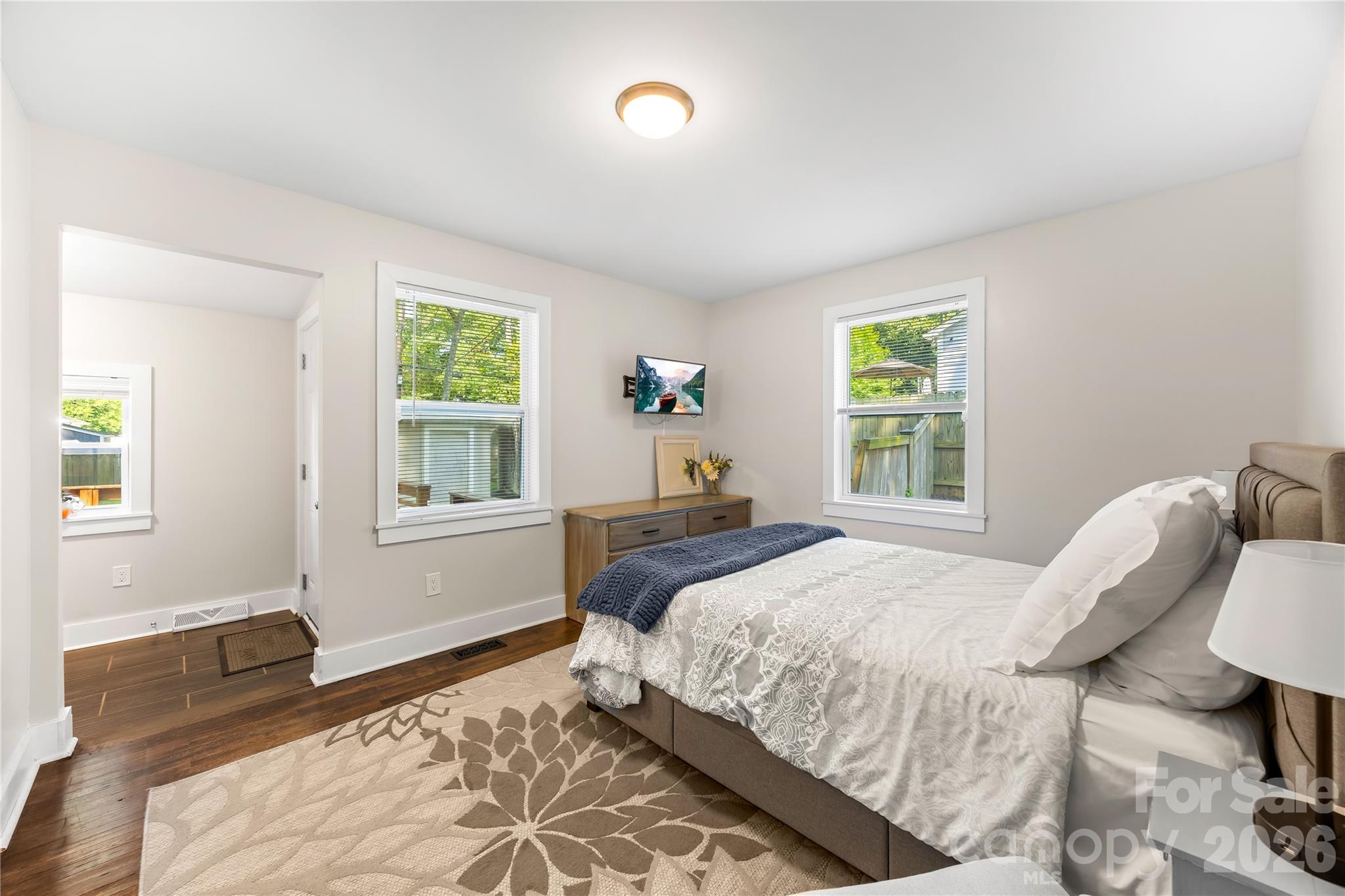 1120 Meadow Lane — Charlotte