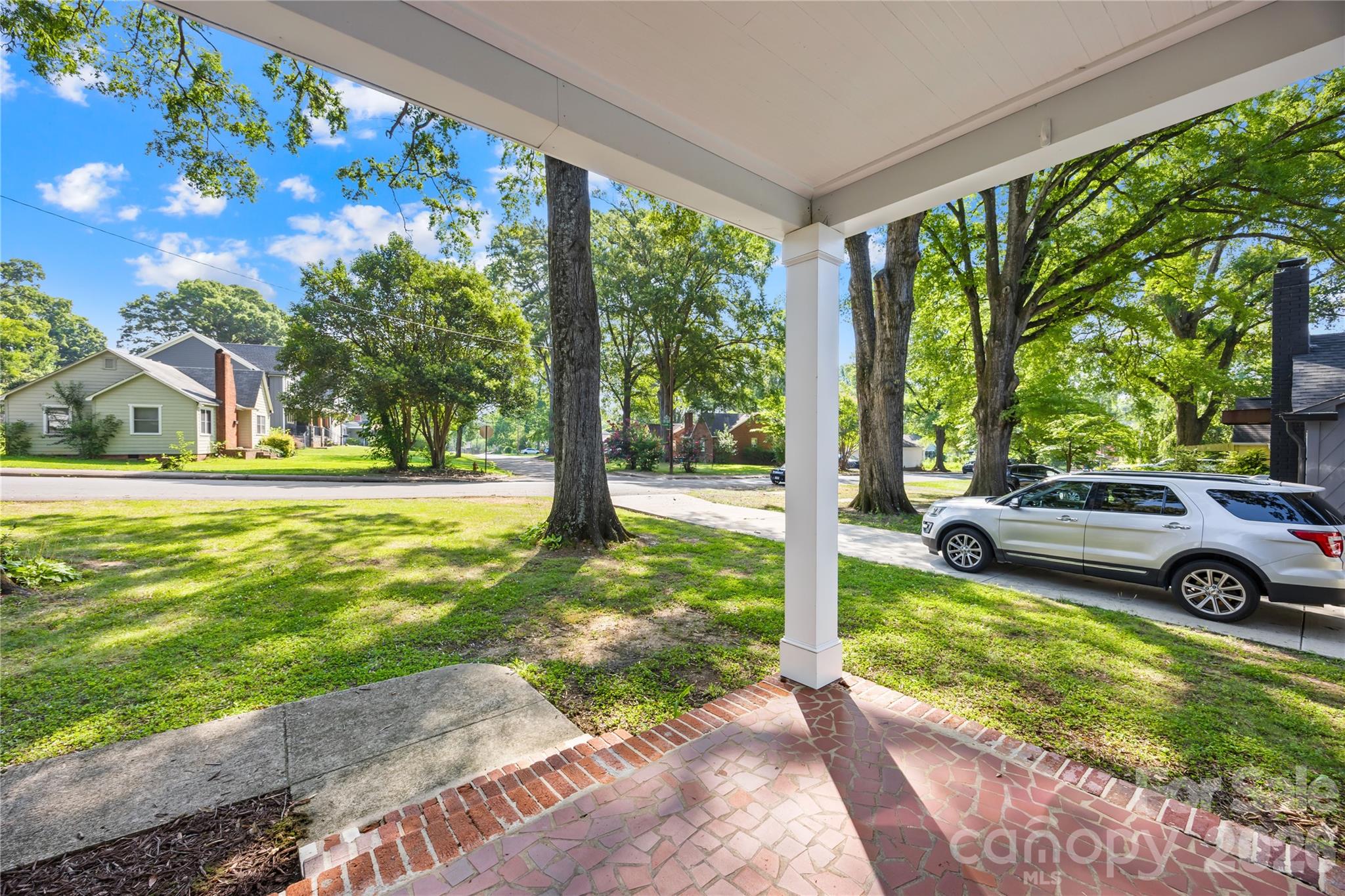 1120 Meadow Lane — Charlotte