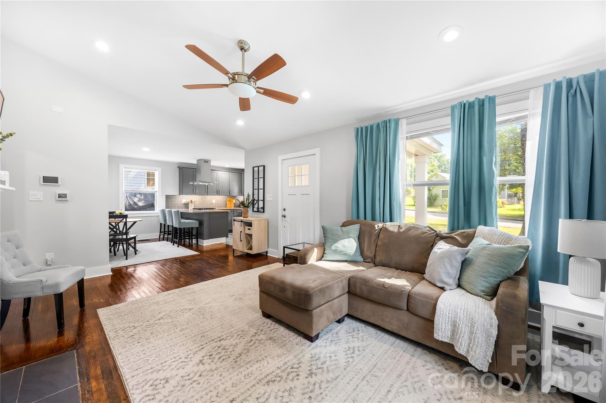 1120 Meadow Lane — Charlotte