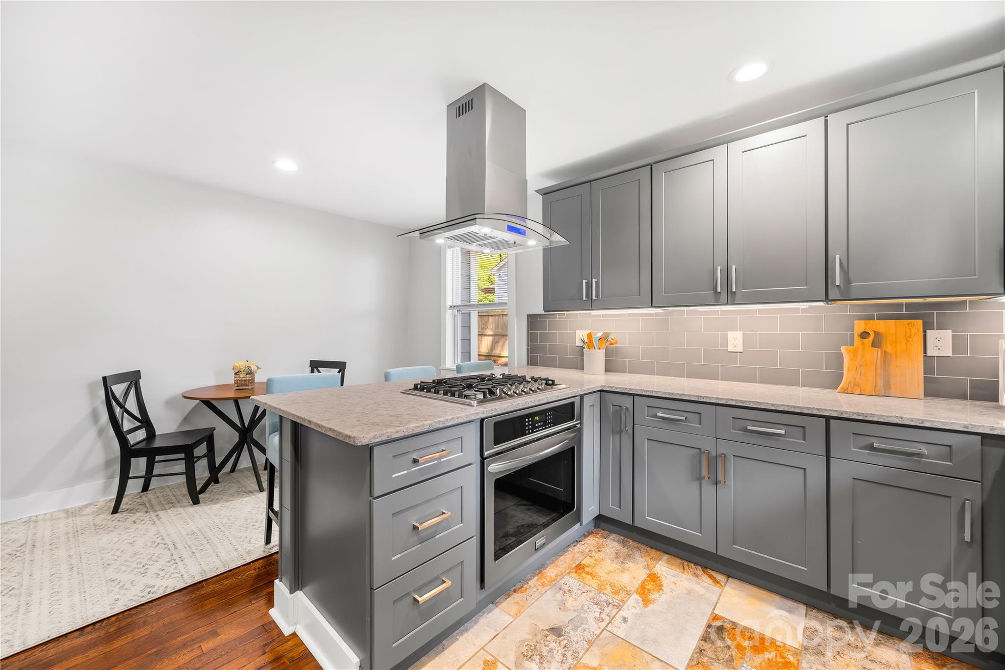 1120 Meadow Lane — Charlotte