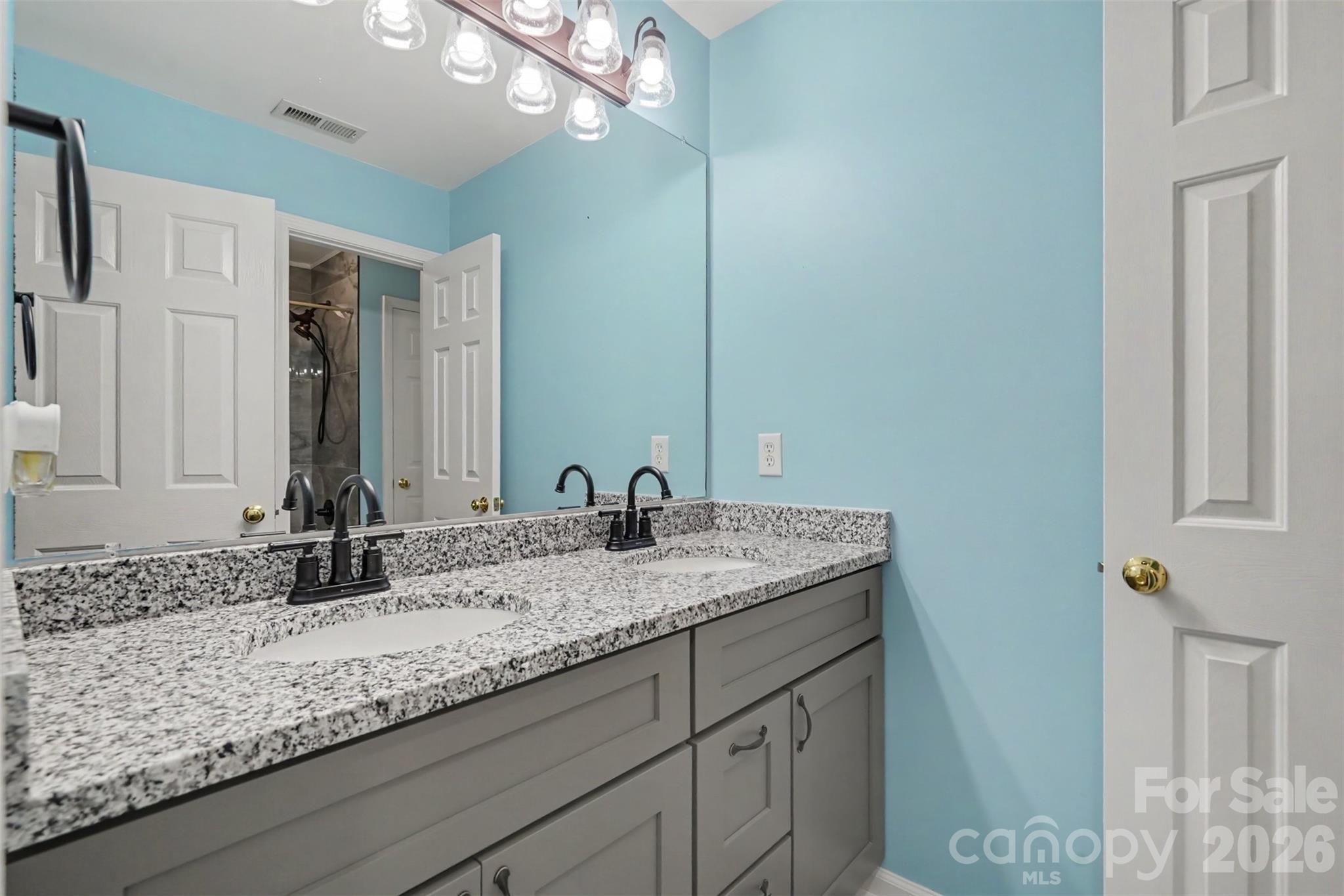 5917 Nuthatch Court — Charlotte
