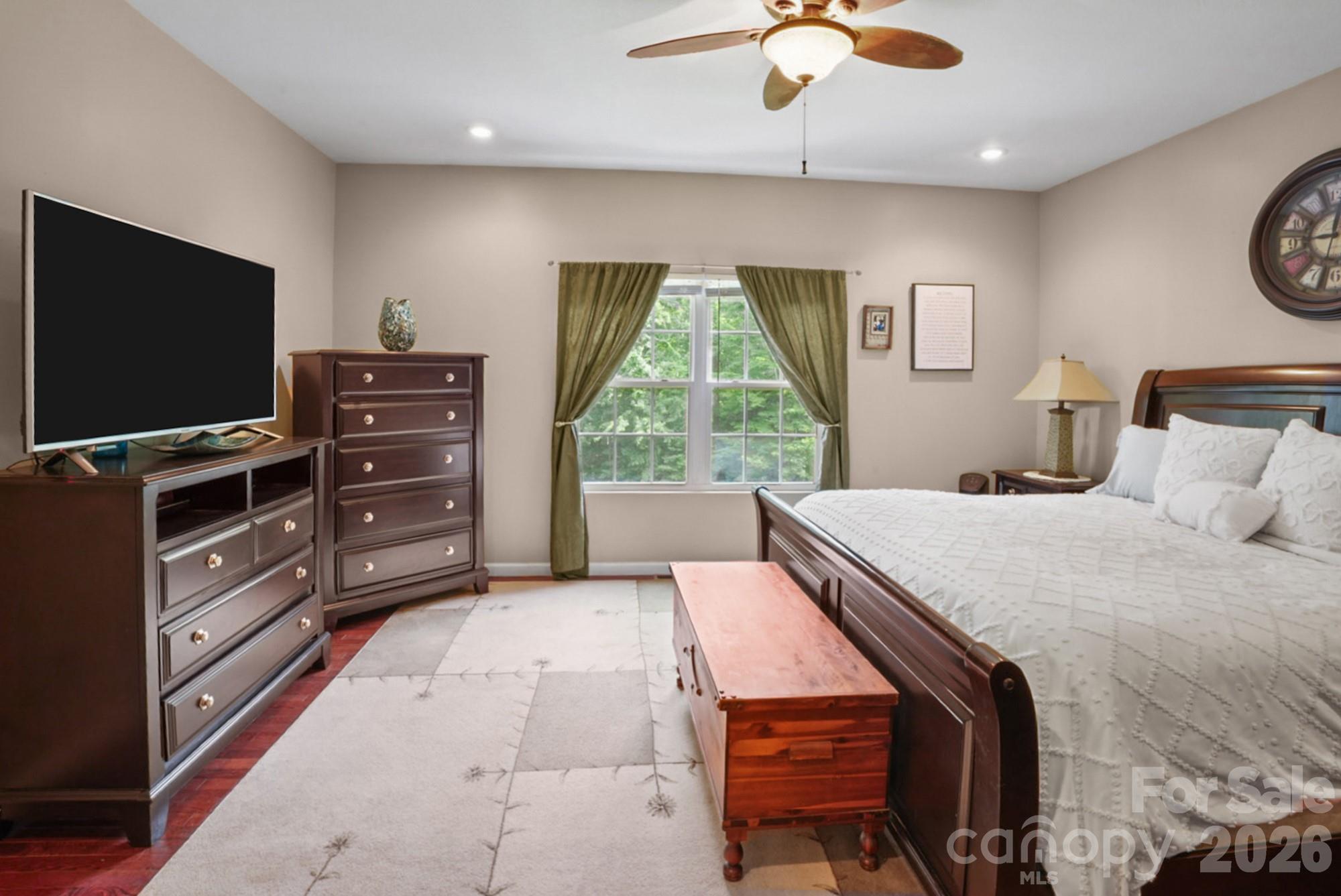 90 King Road — Weaverville