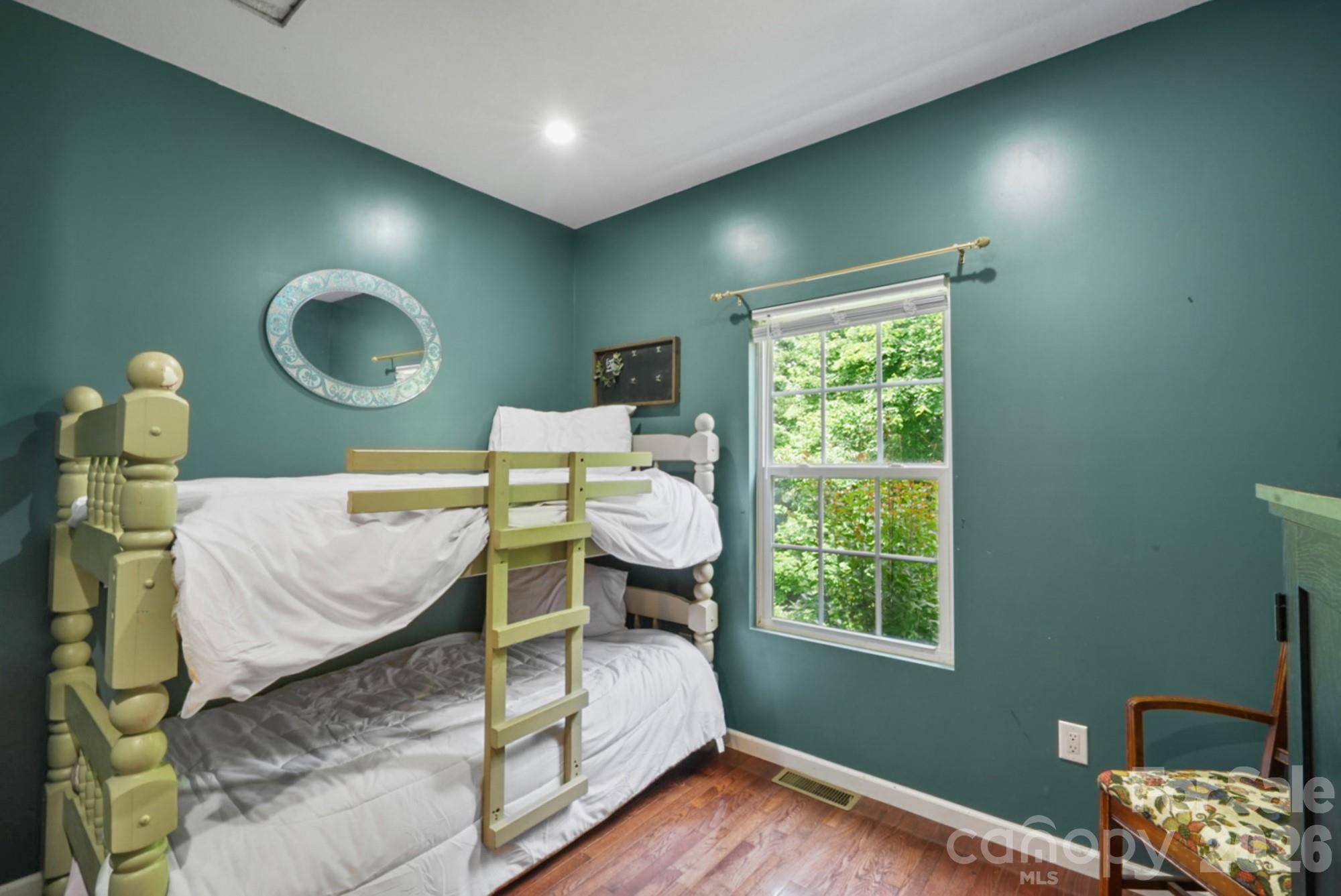 90 King Road — Weaverville