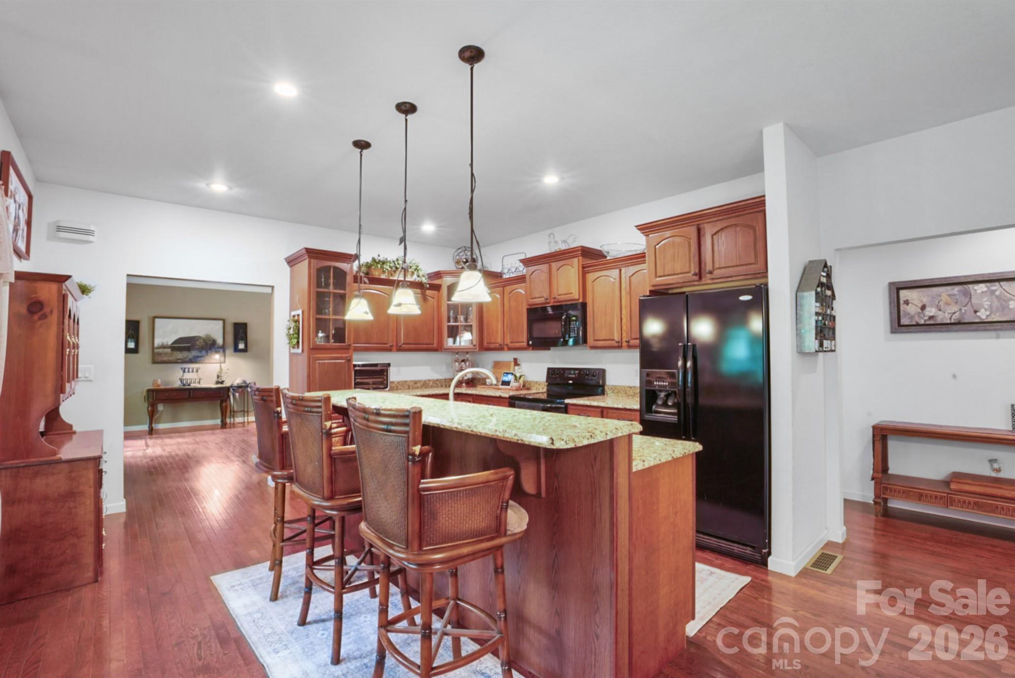 90 King Road — Weaverville