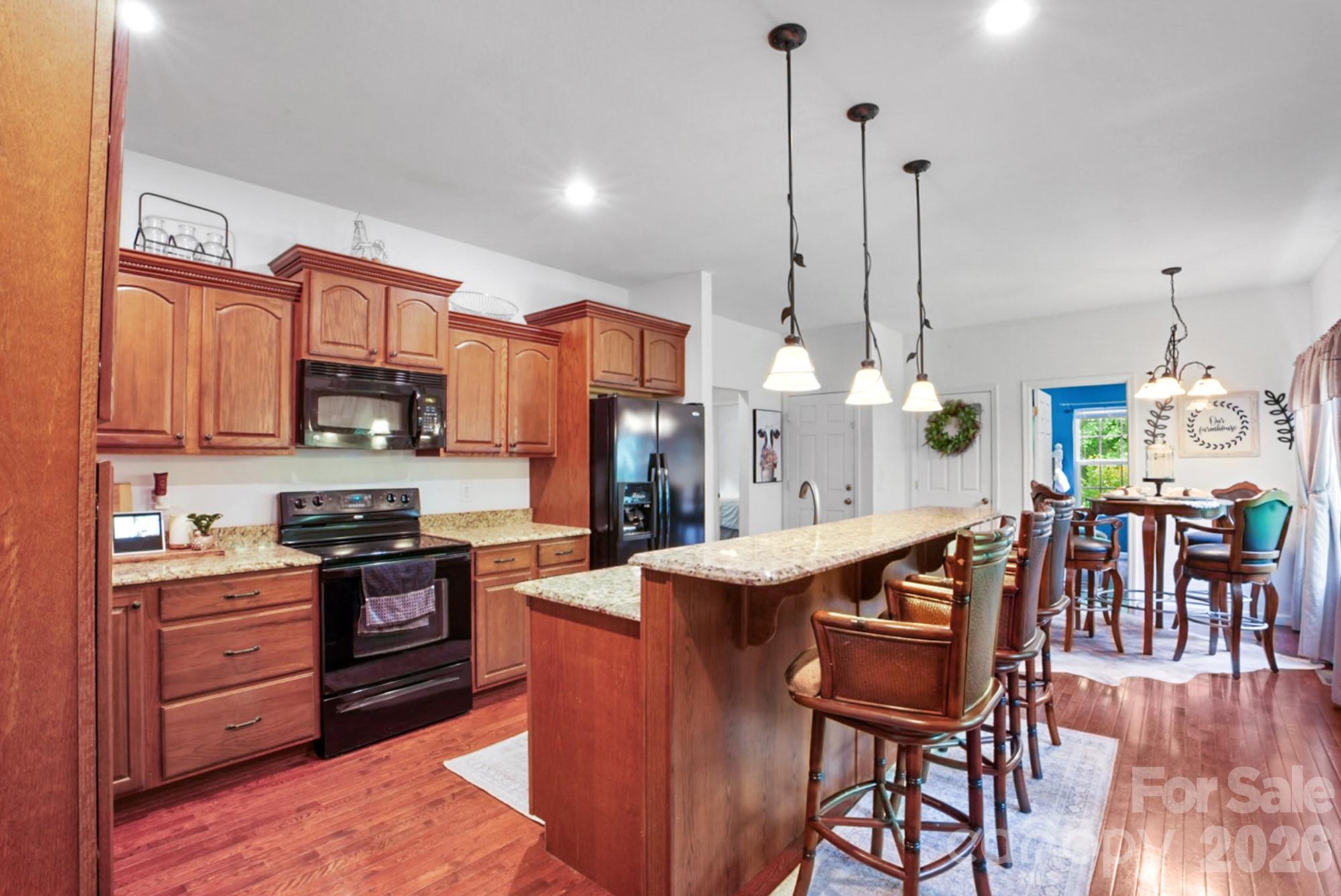 90 King Road — Weaverville