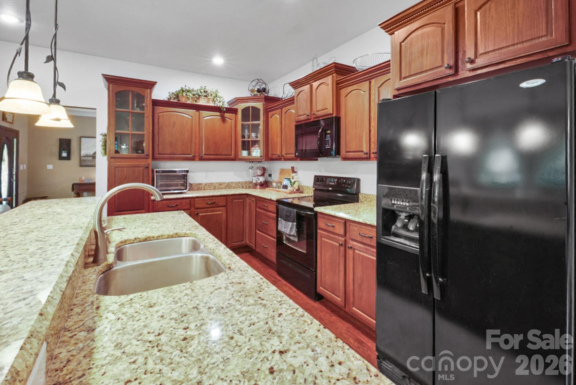 90 King Road — Weaverville