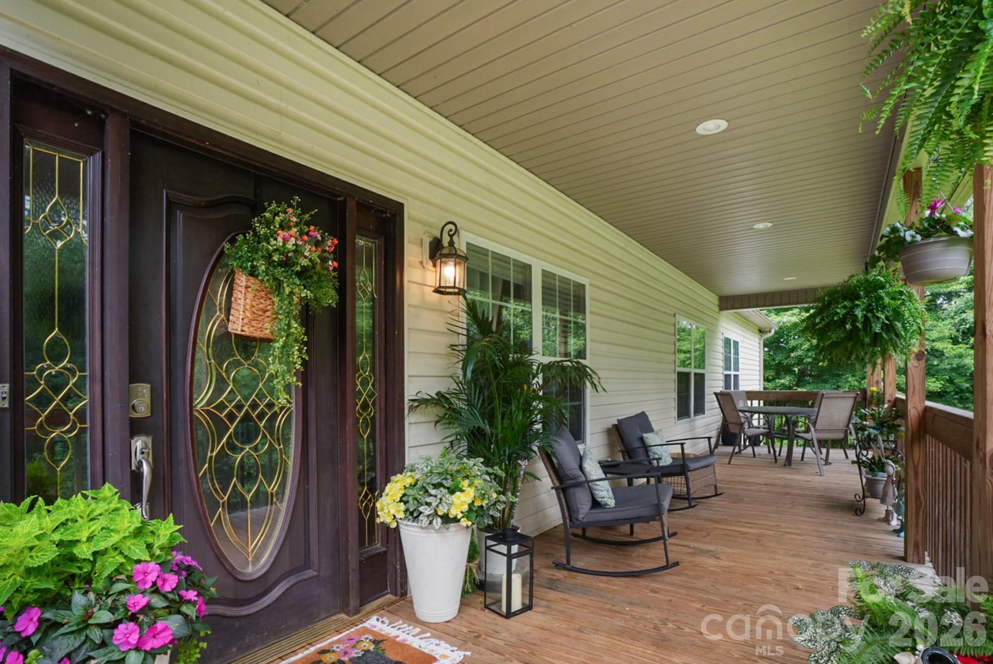 90 King Road — Weaverville