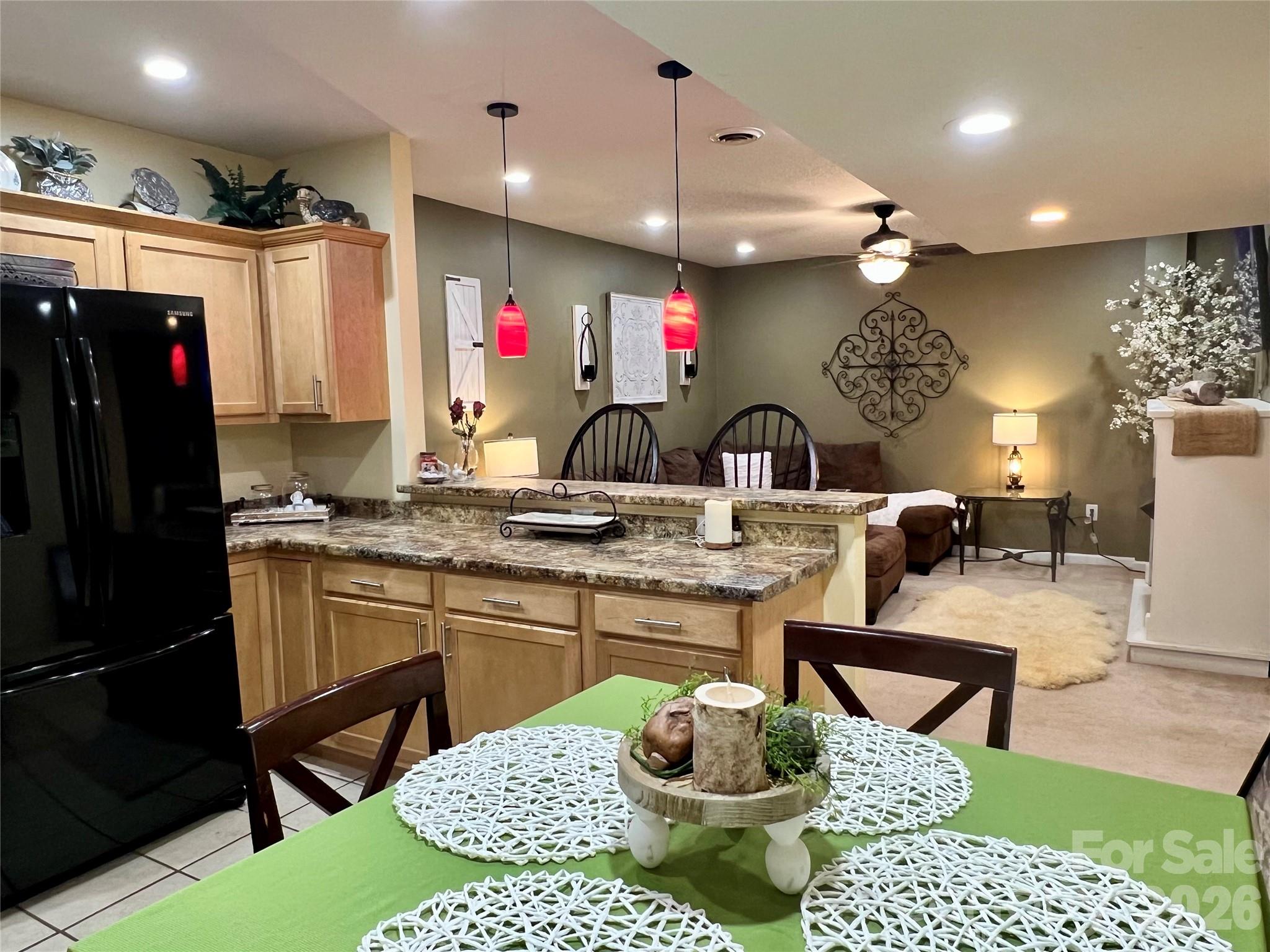 90 King Road — Weaverville