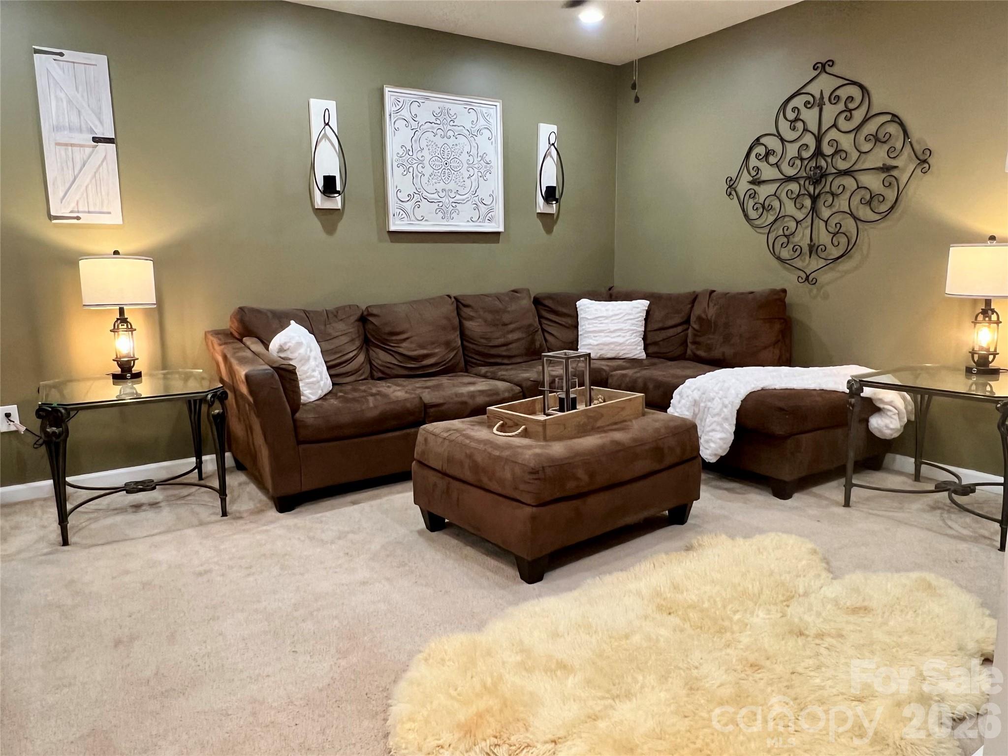 90 King Road — Weaverville