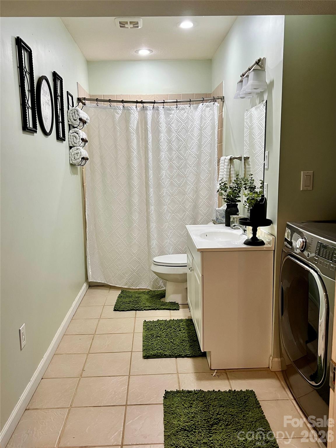 90 King Road — Weaverville