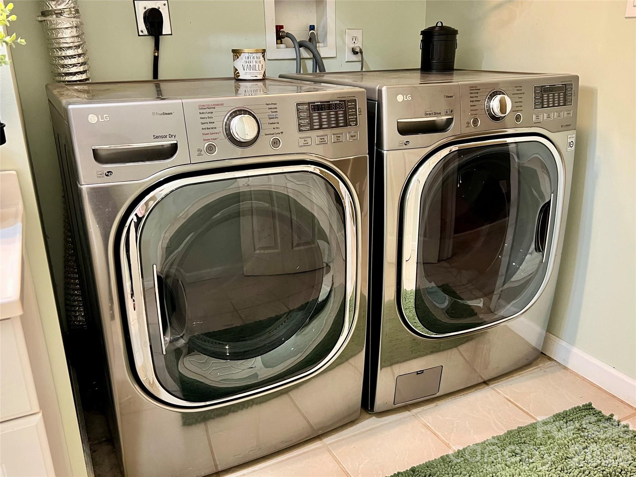 90 King Road — Weaverville