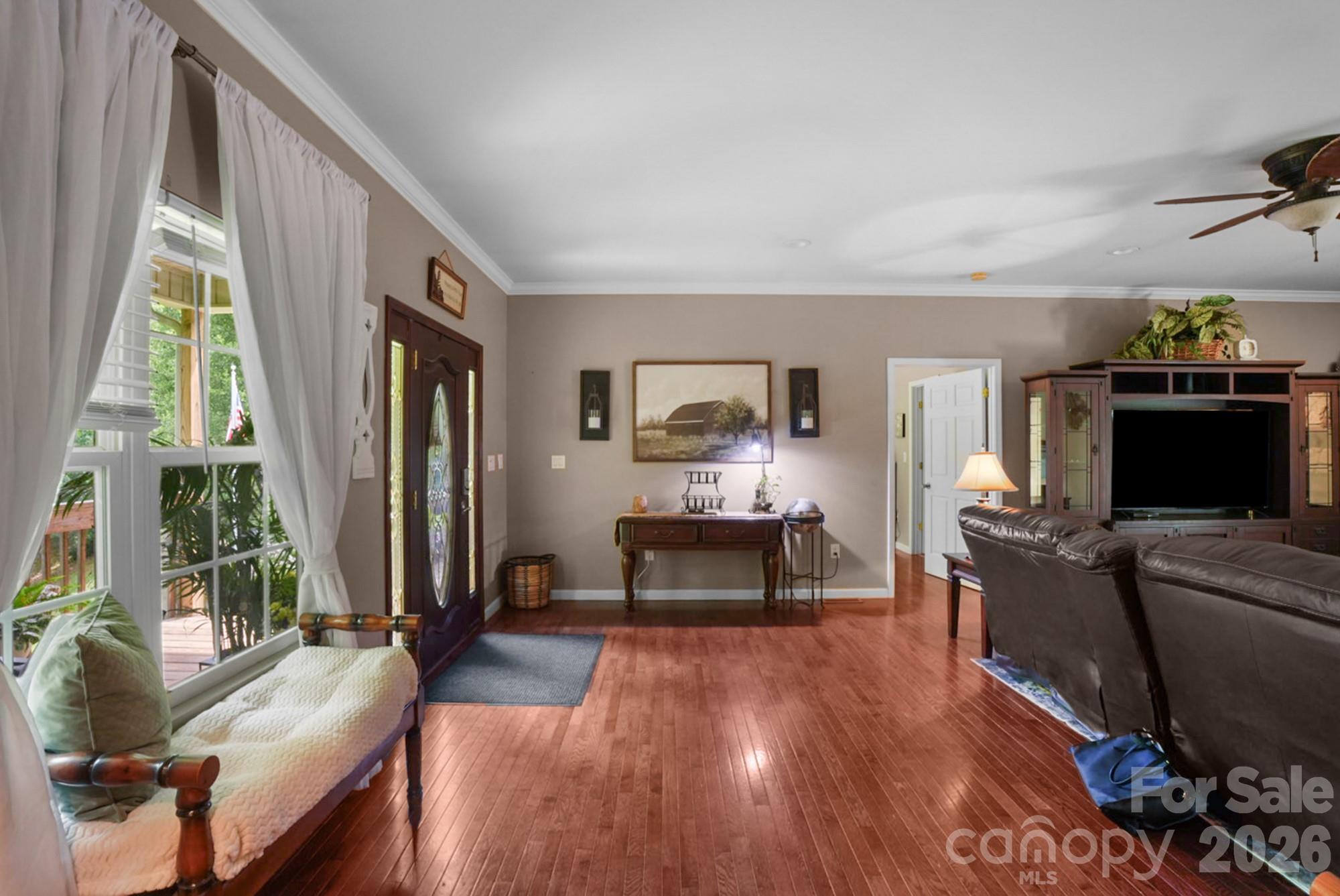 90 King Road — Weaverville