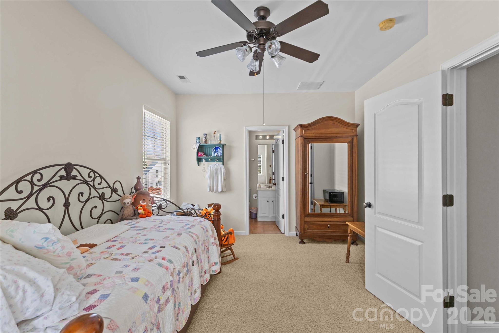 3560 Valiant Avenue SW — Concord