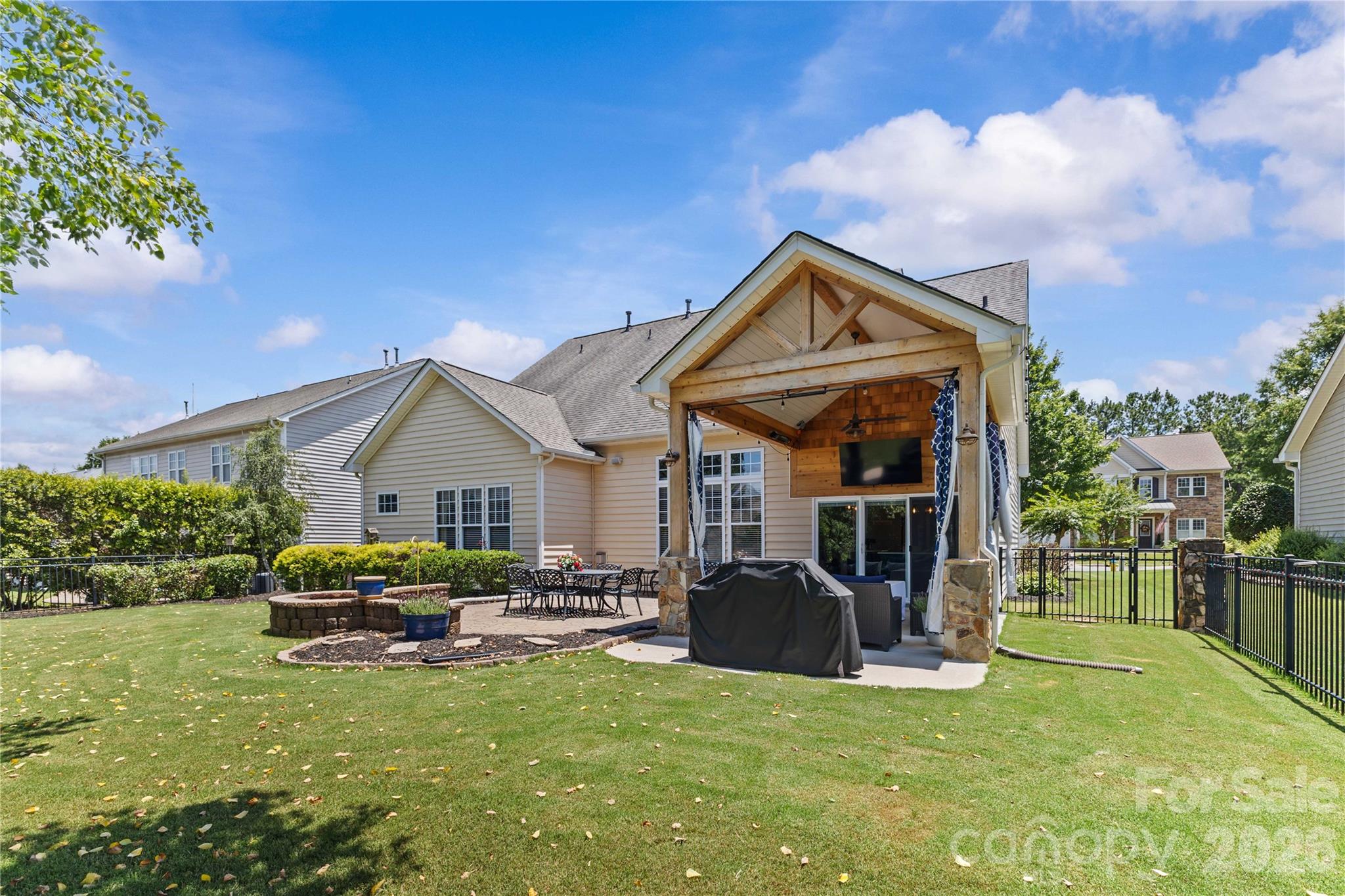 3560 Valiant Avenue SW — Concord