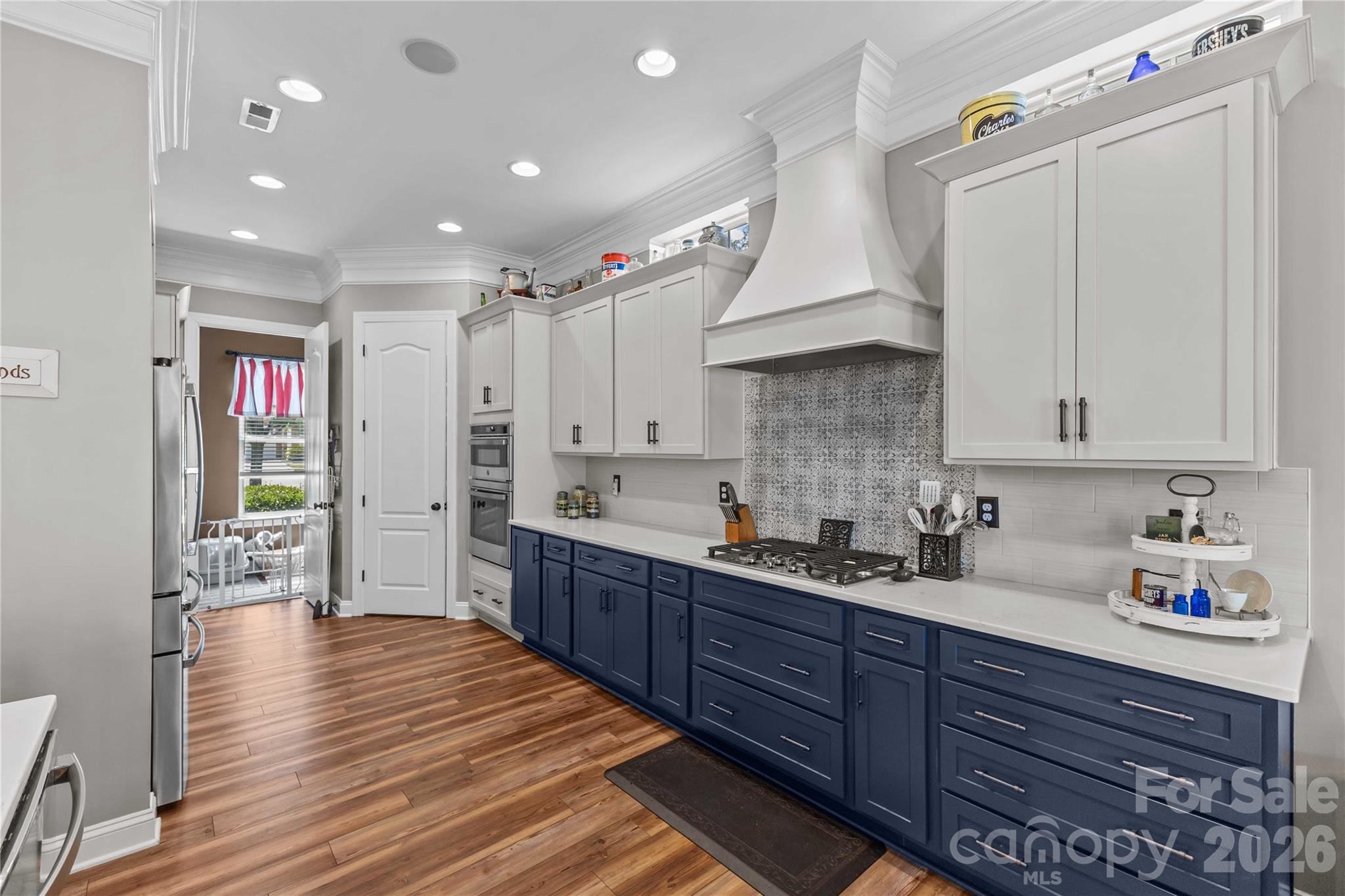 3560 Valiant Avenue SW — Concord