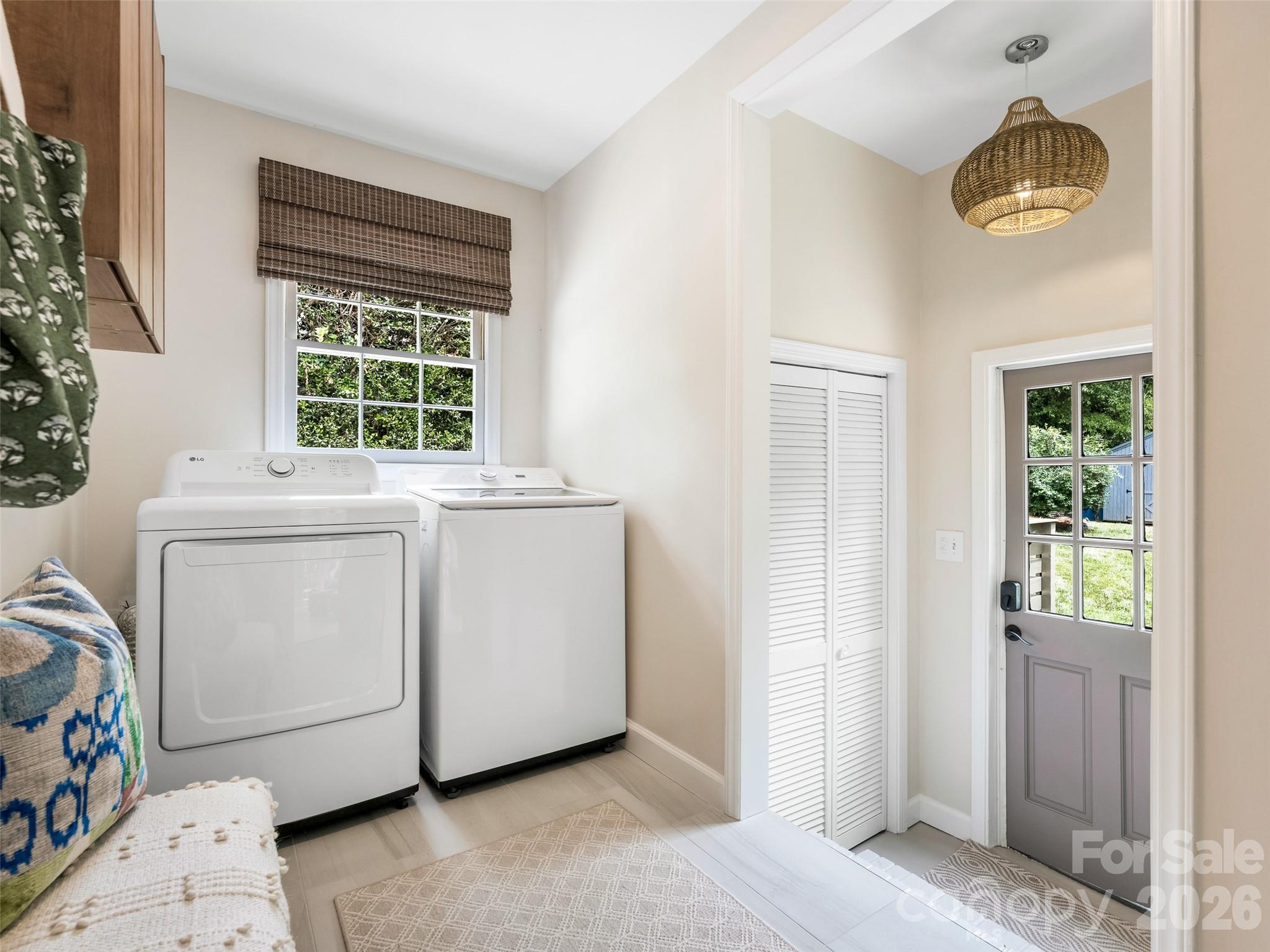 1301 E Barden Road — Charlotte