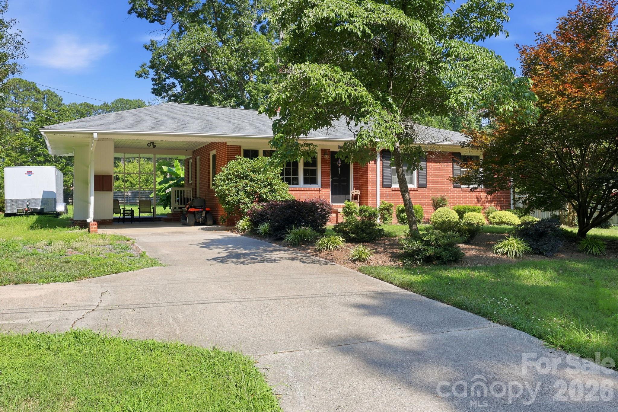 135 Cantiberry Drive — Salisbury