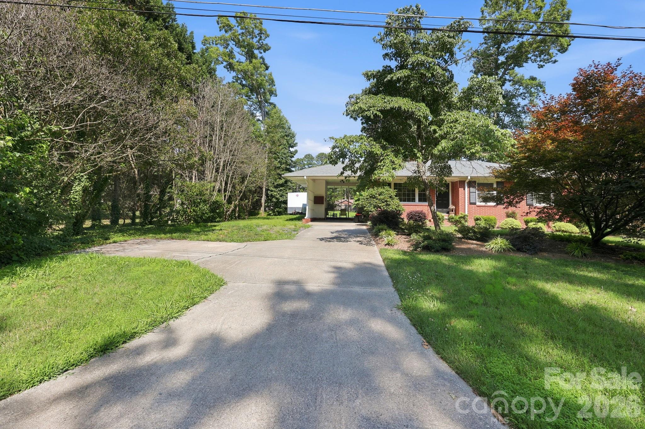 135 Cantiberry Drive — Salisbury