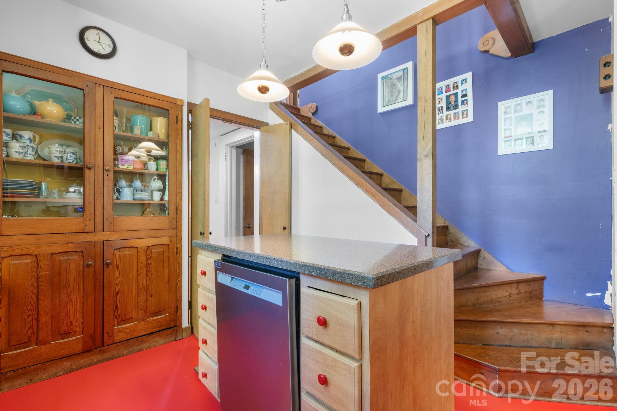 705 West Union Street — Morganton