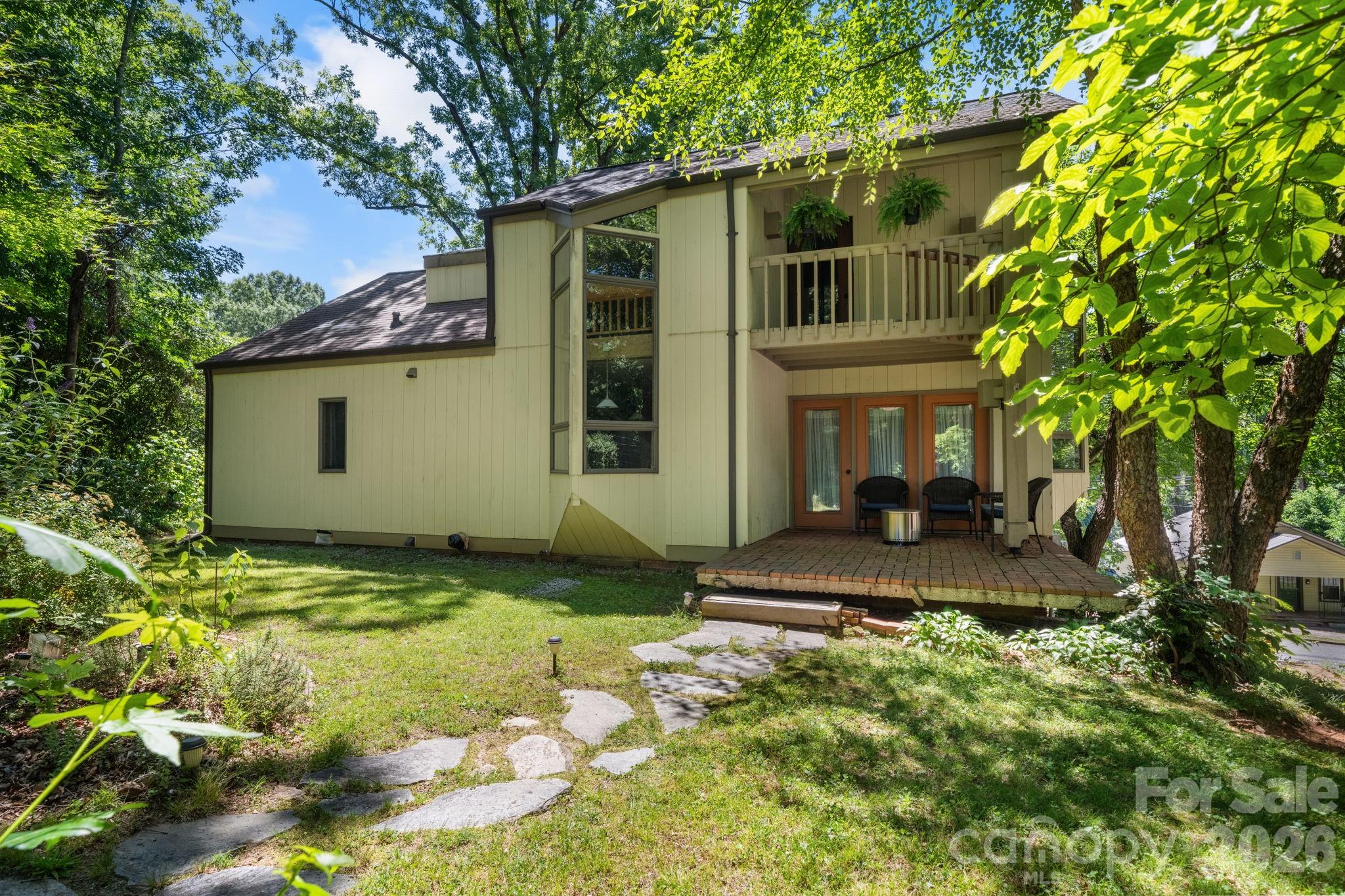 705 West Union Street — Morganton