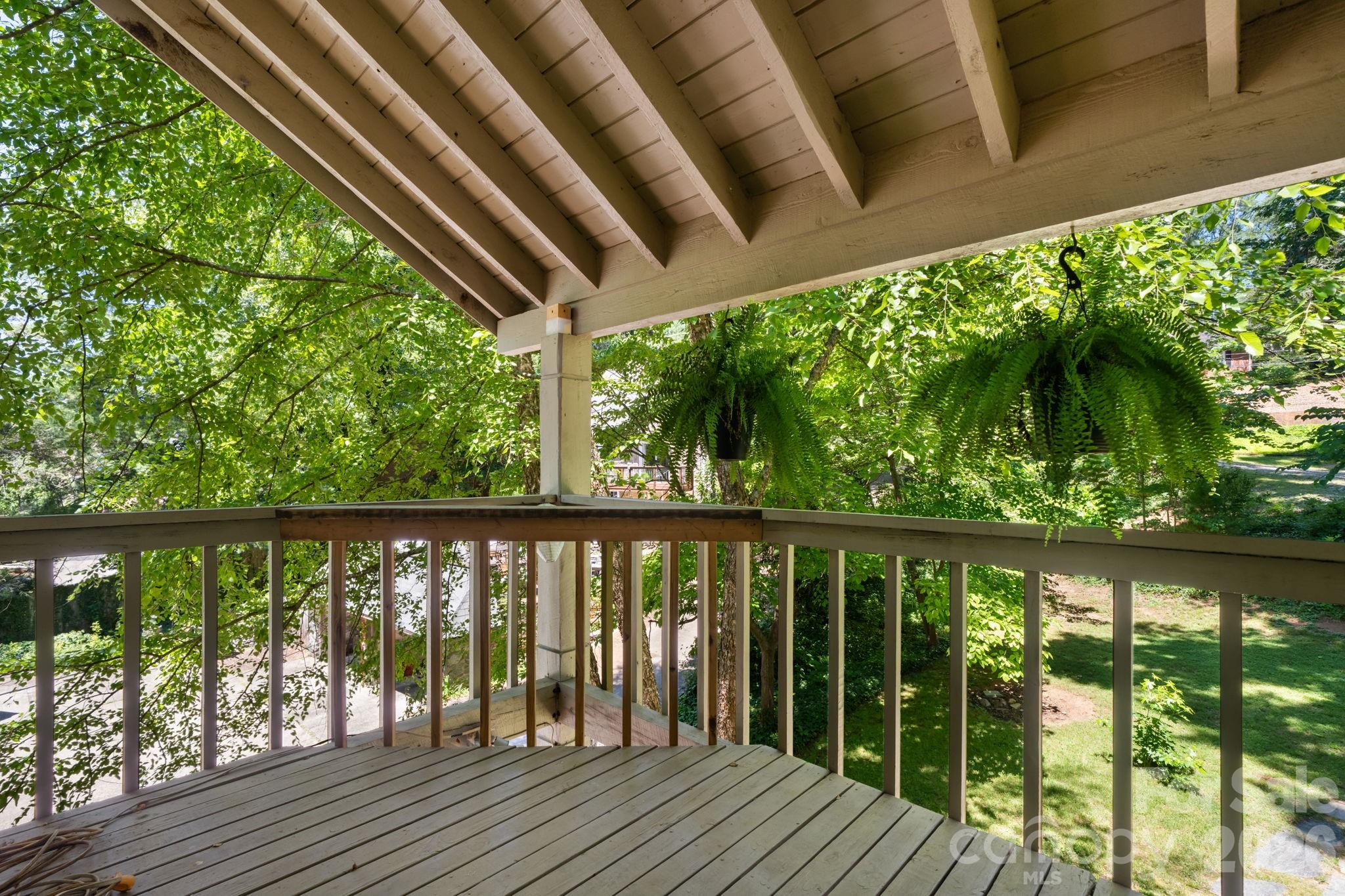 705 West Union Street — Morganton