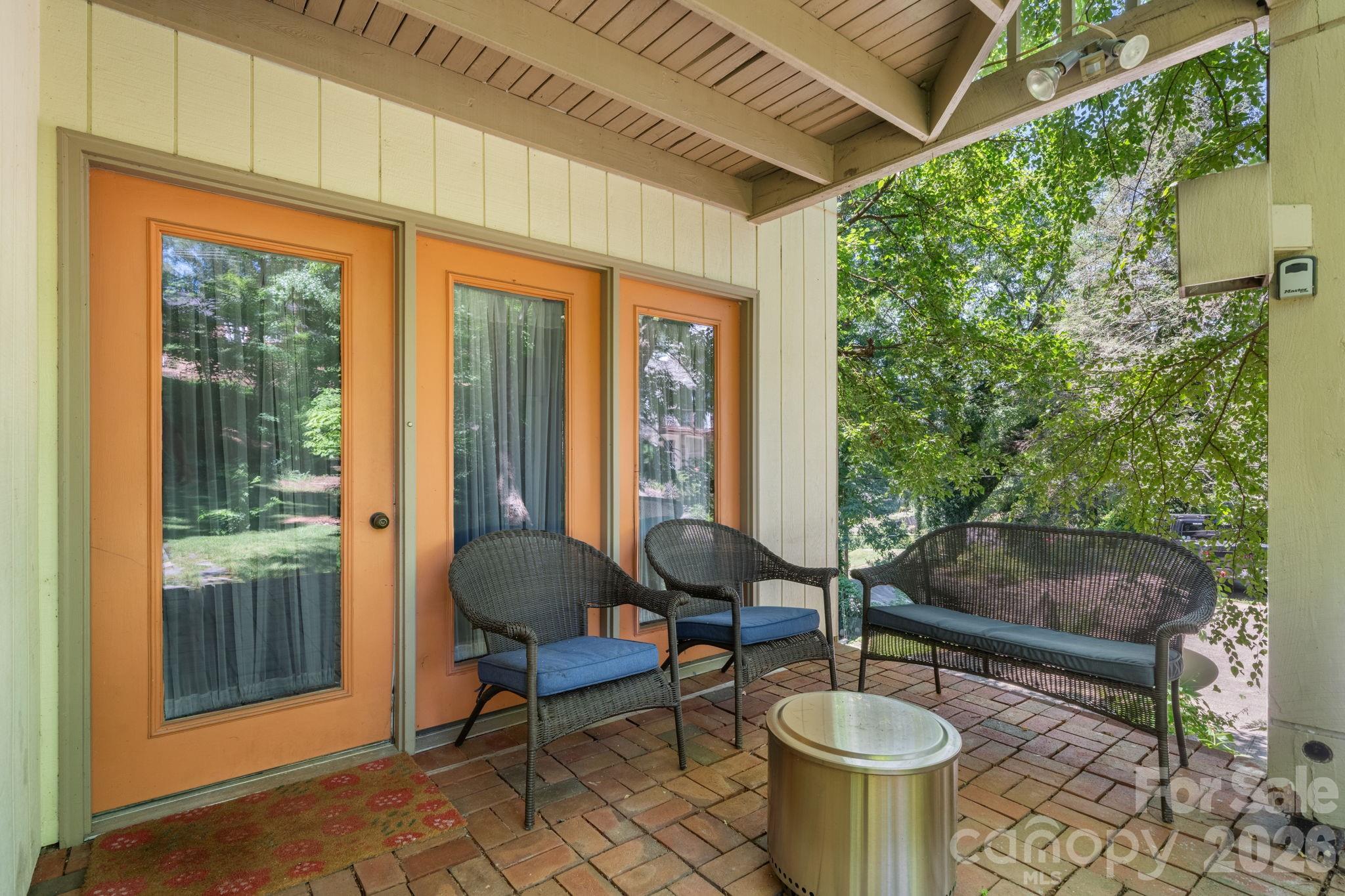 705 West Union Street — Morganton