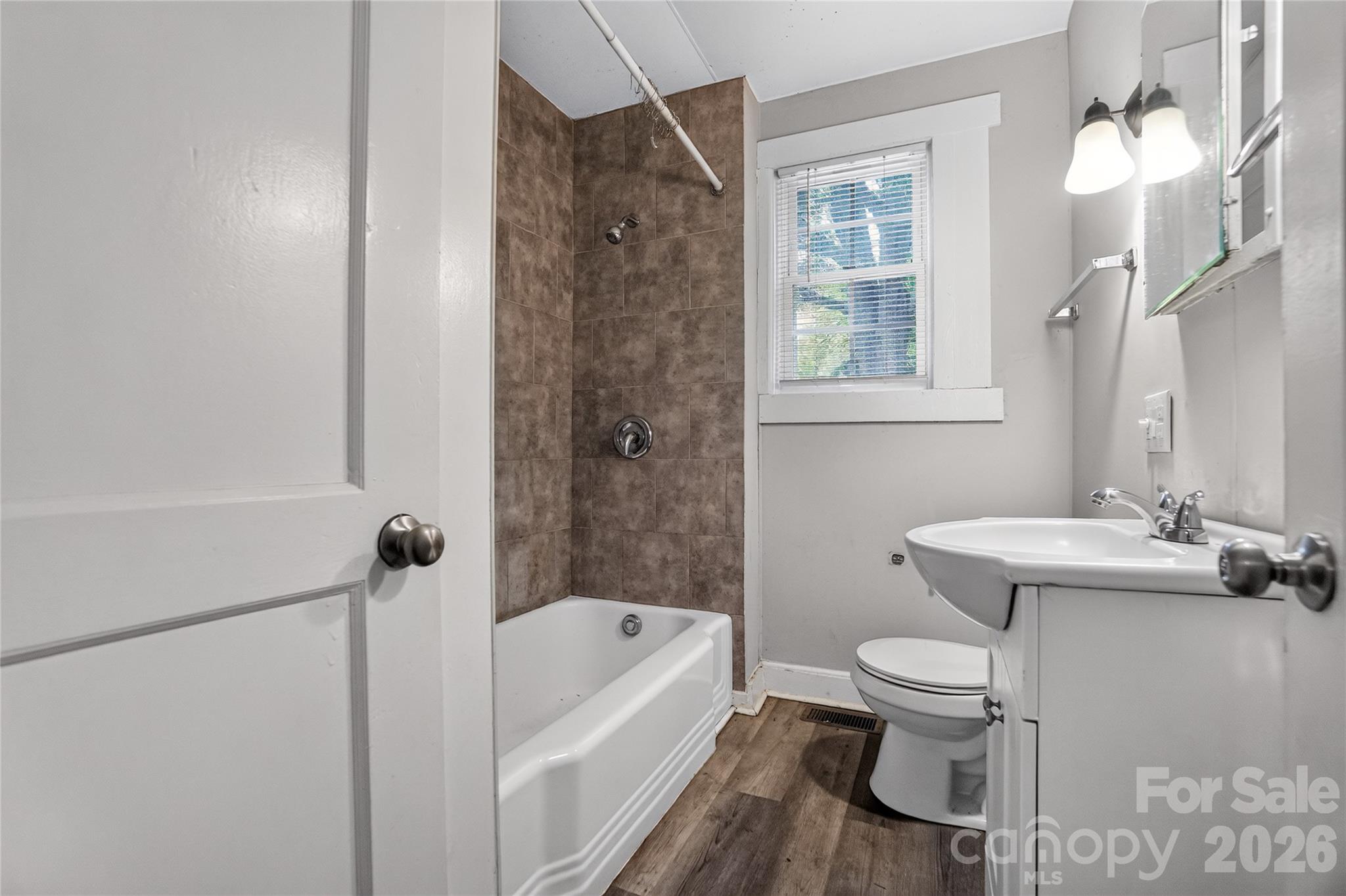 405 N Ransom Street — Gastonia