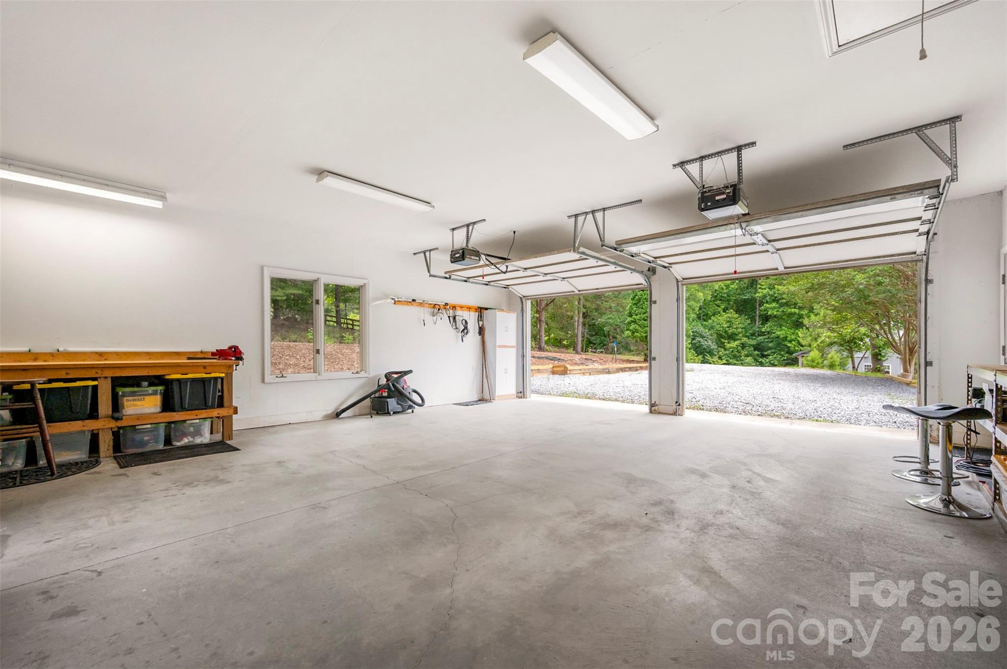 441 Lower Ridgeview Road — Columbus