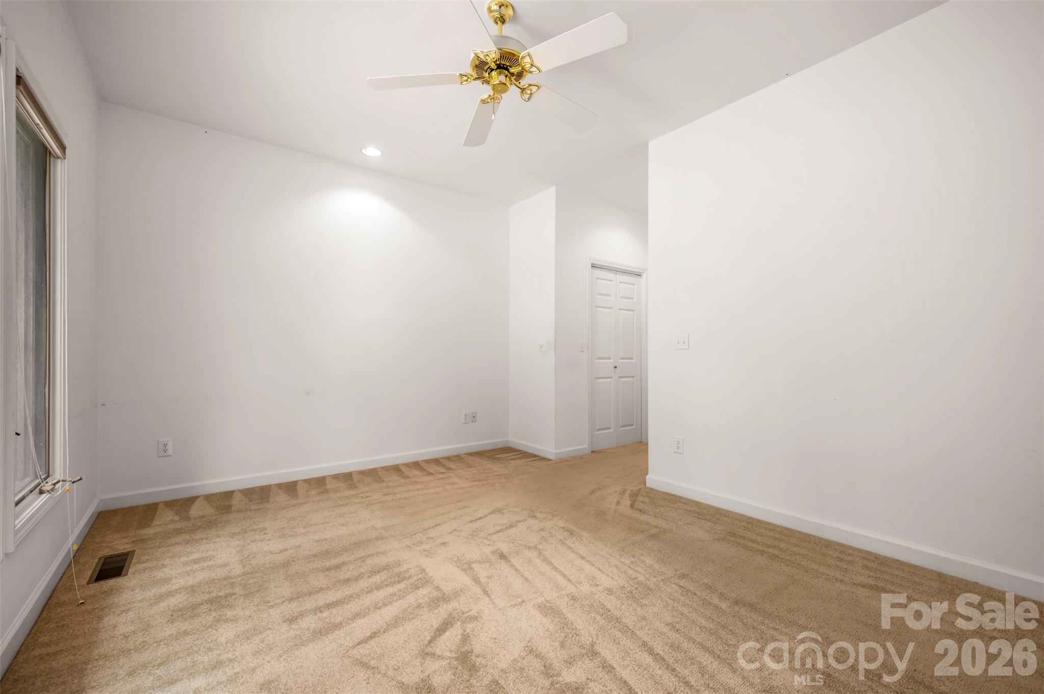 441 Lower Ridgeview Road — Columbus