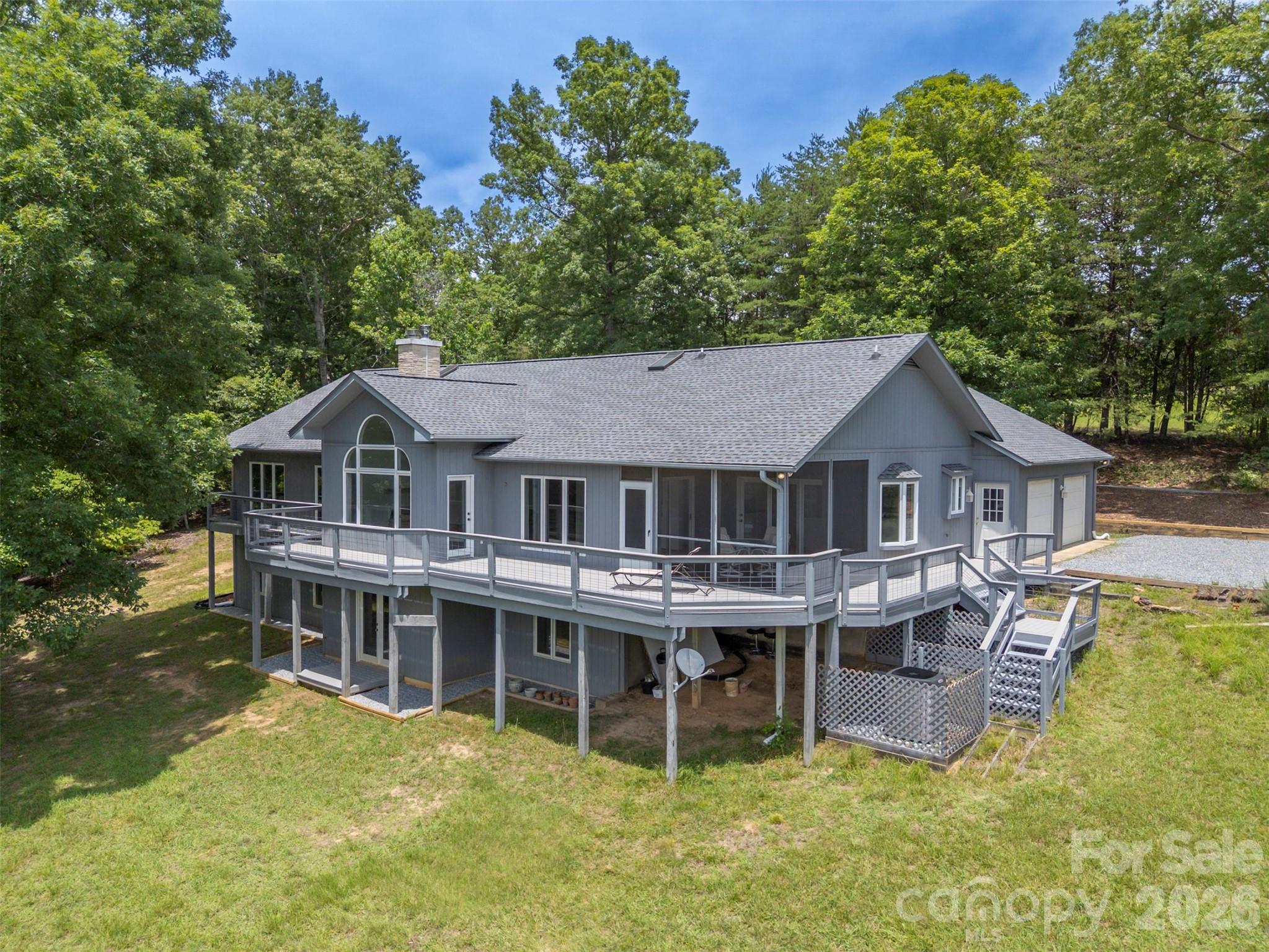 441 Lower Ridgeview Road — Columbus