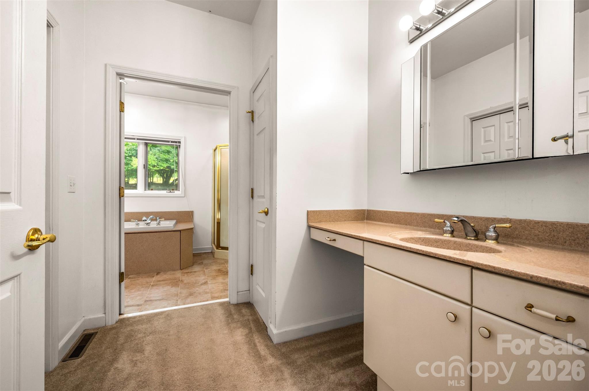 441 Lower Ridgeview Road — Columbus