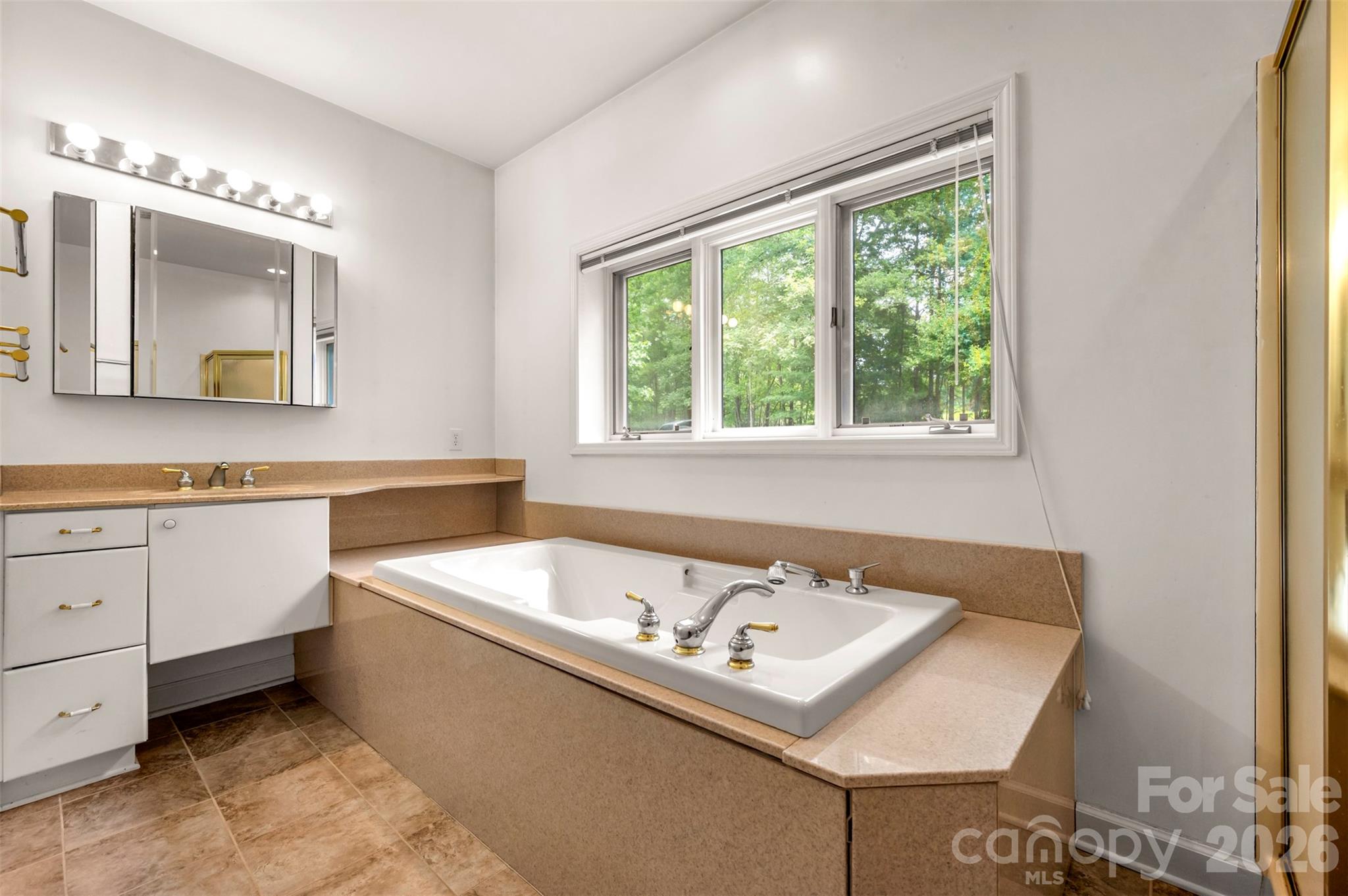 441 Lower Ridgeview Road — Columbus