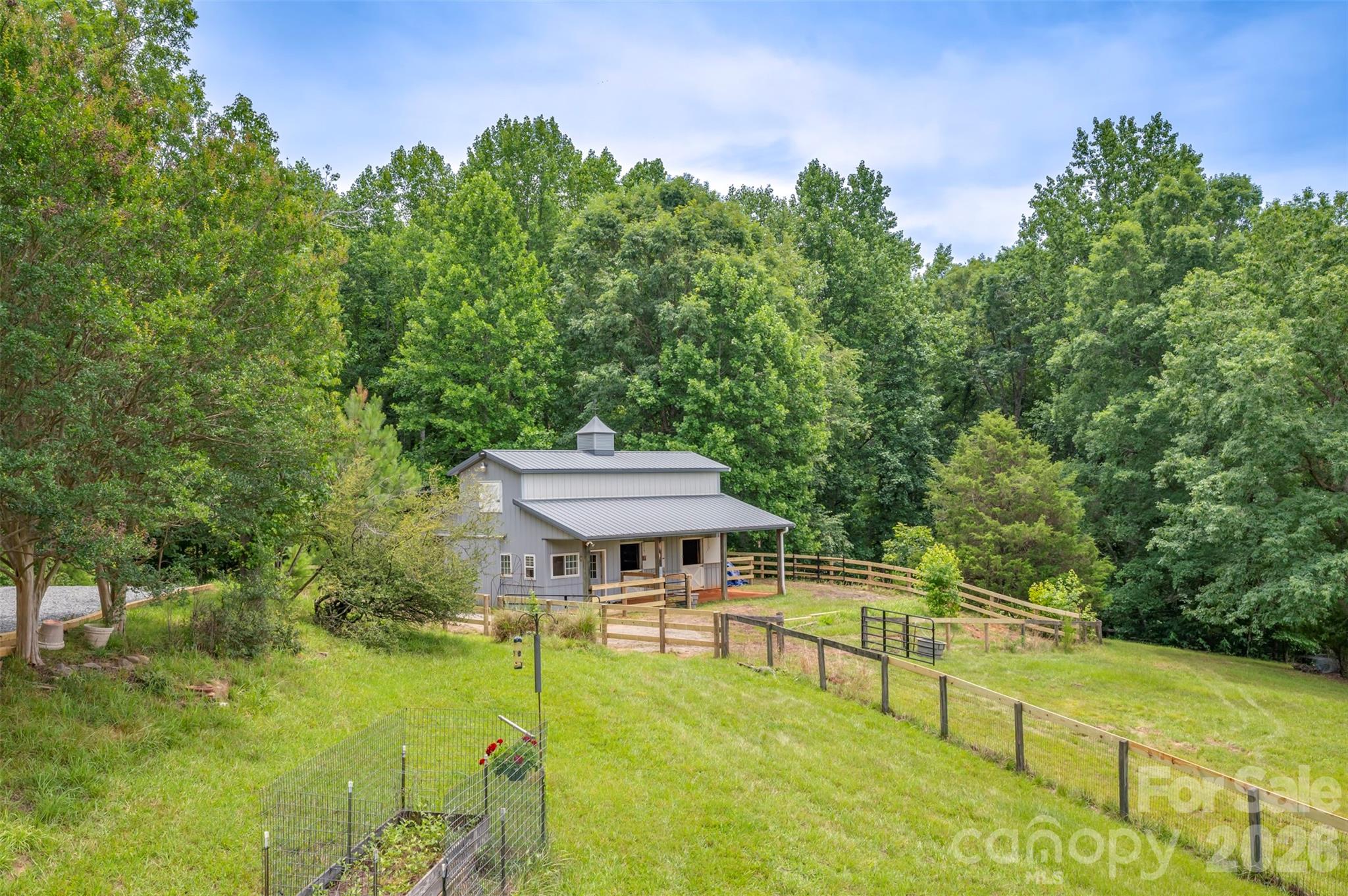 441 Lower Ridgeview Road — Columbus