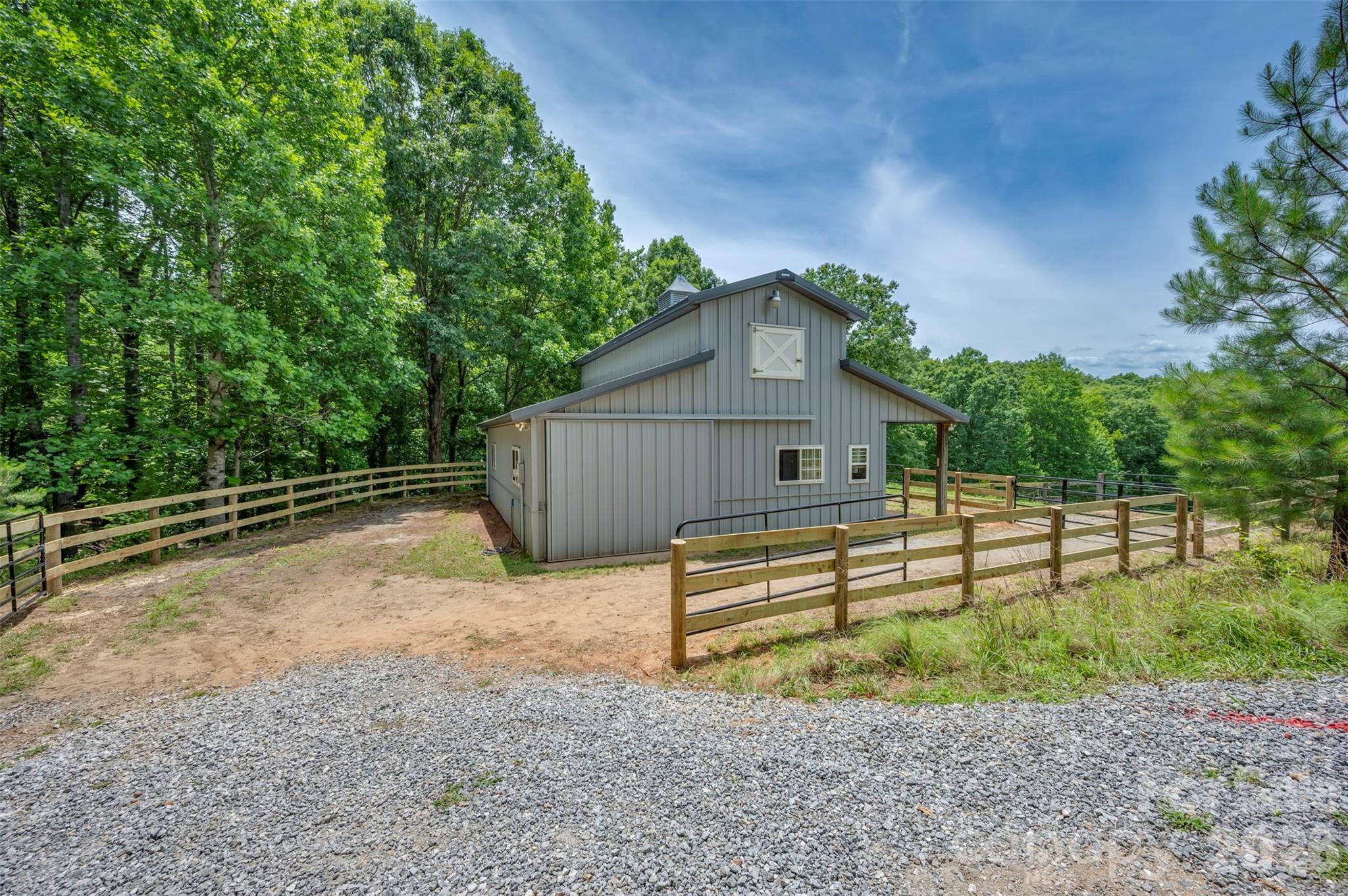441 Lower Ridgeview Road — Columbus