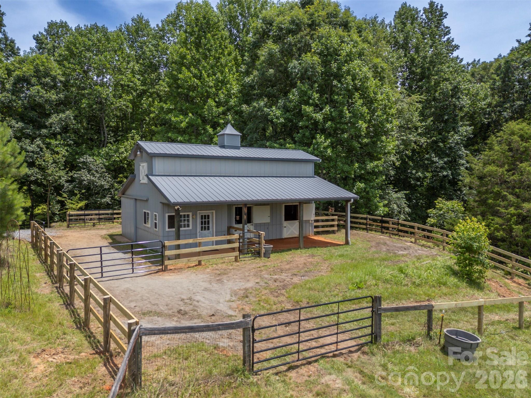 441 Lower Ridgeview Road — Columbus