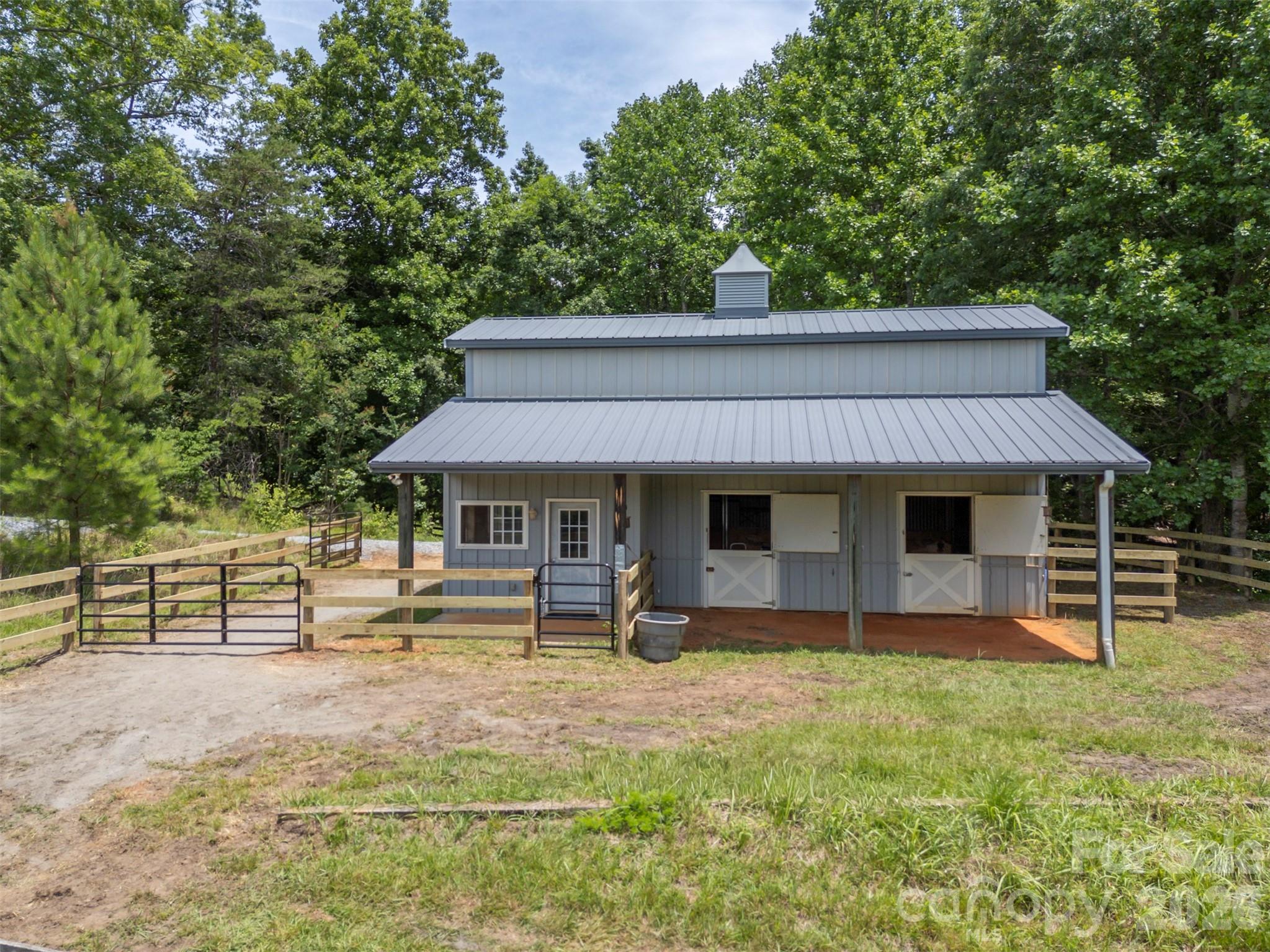 441 Lower Ridgeview Road — Columbus
