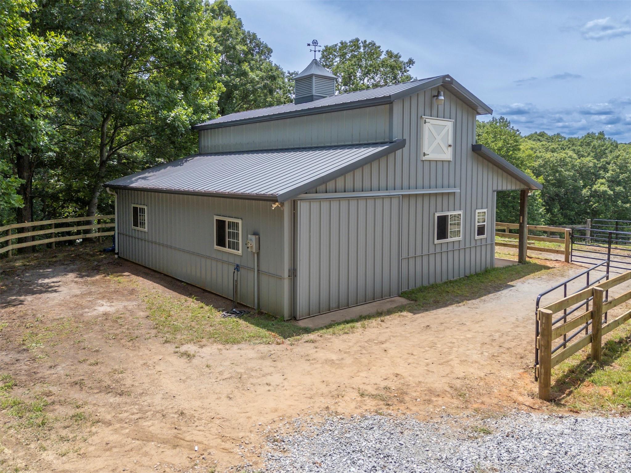 441 Lower Ridgeview Road — Columbus