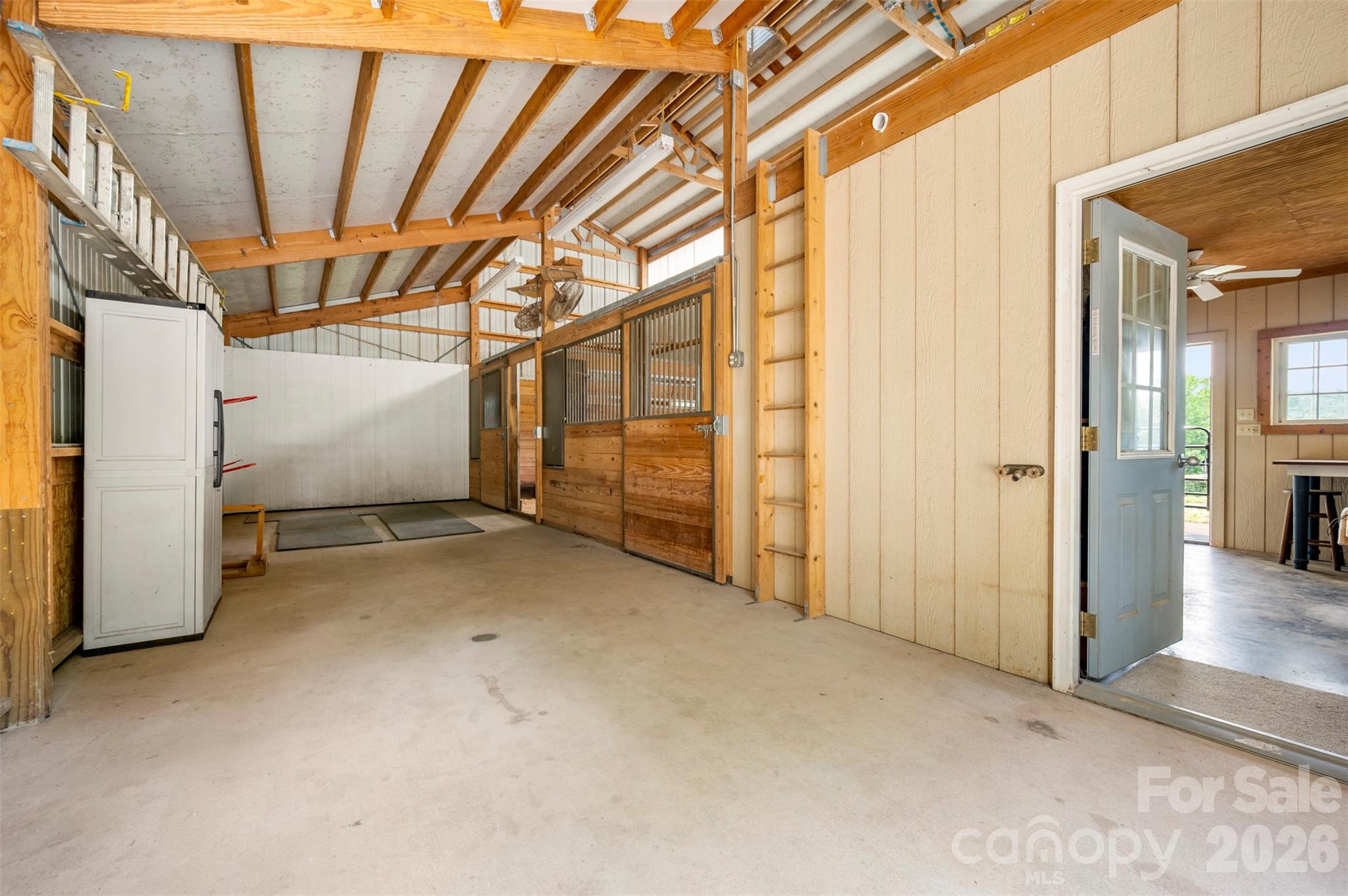 441 Lower Ridgeview Road — Columbus