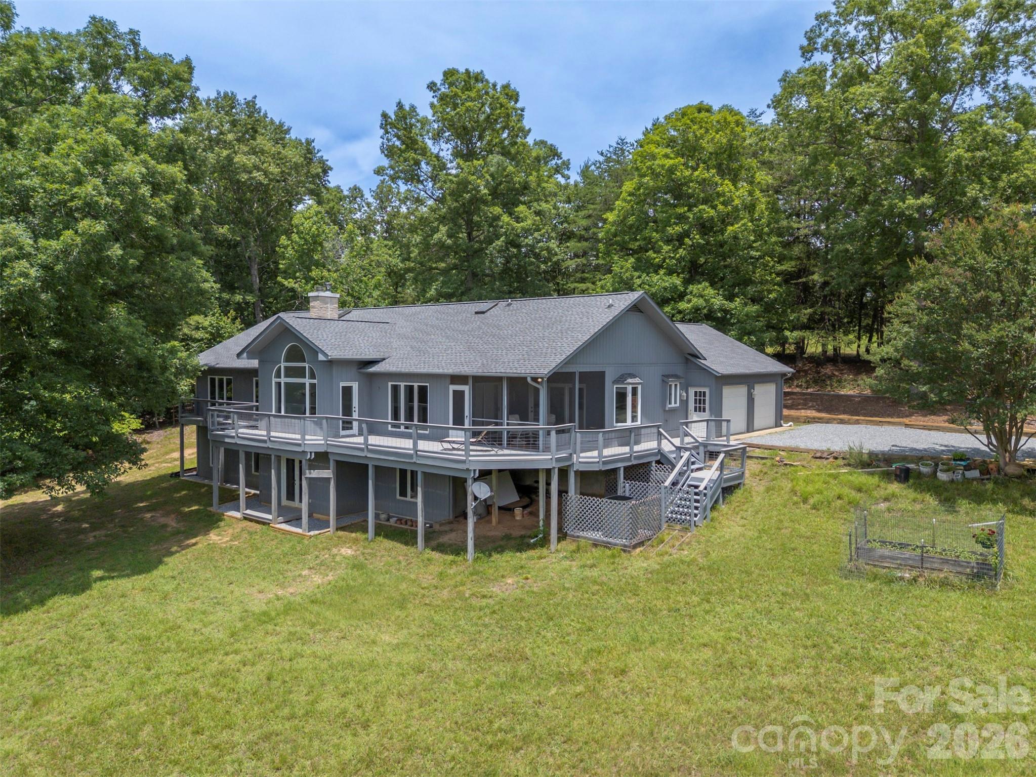 441 Lower Ridgeview Road — Columbus