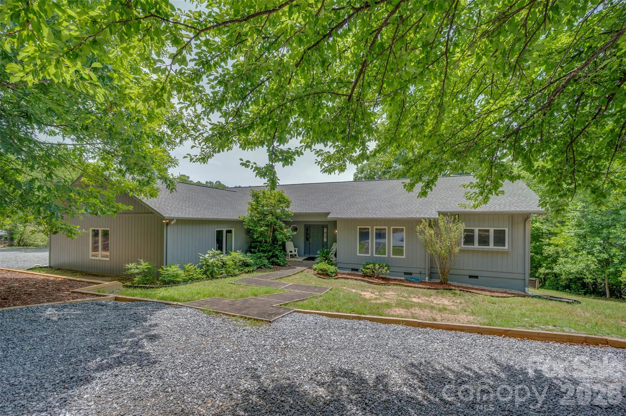 441 Lower Ridgeview Road — Columbus