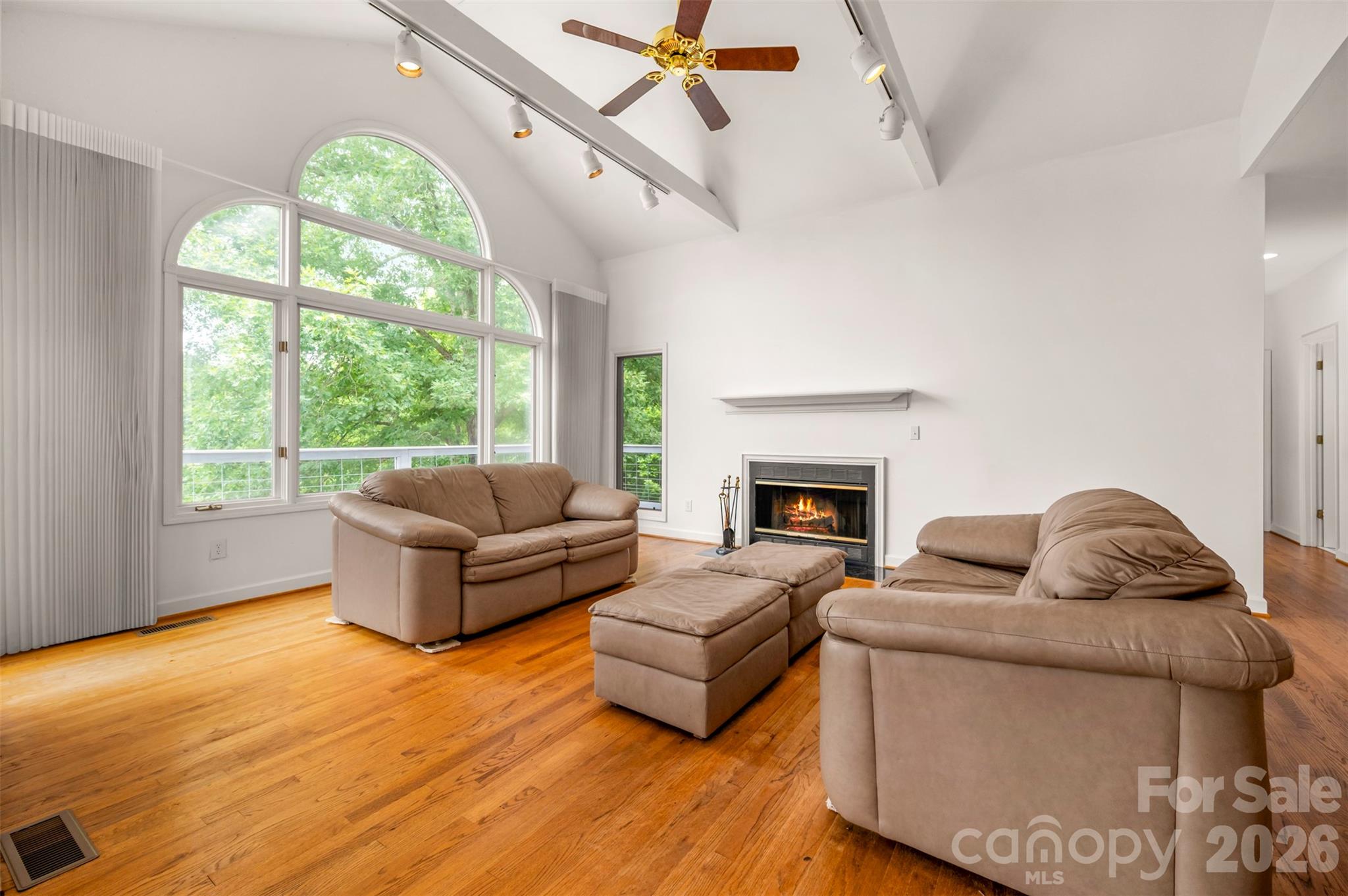 441 Lower Ridgeview Road — Columbus