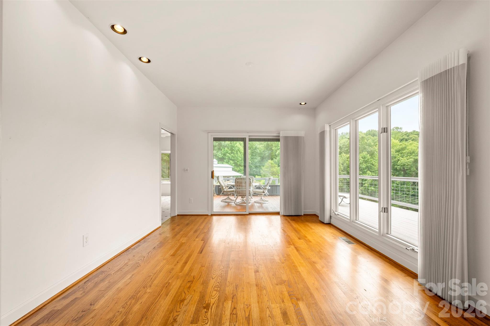 441 Lower Ridgeview Road — Columbus