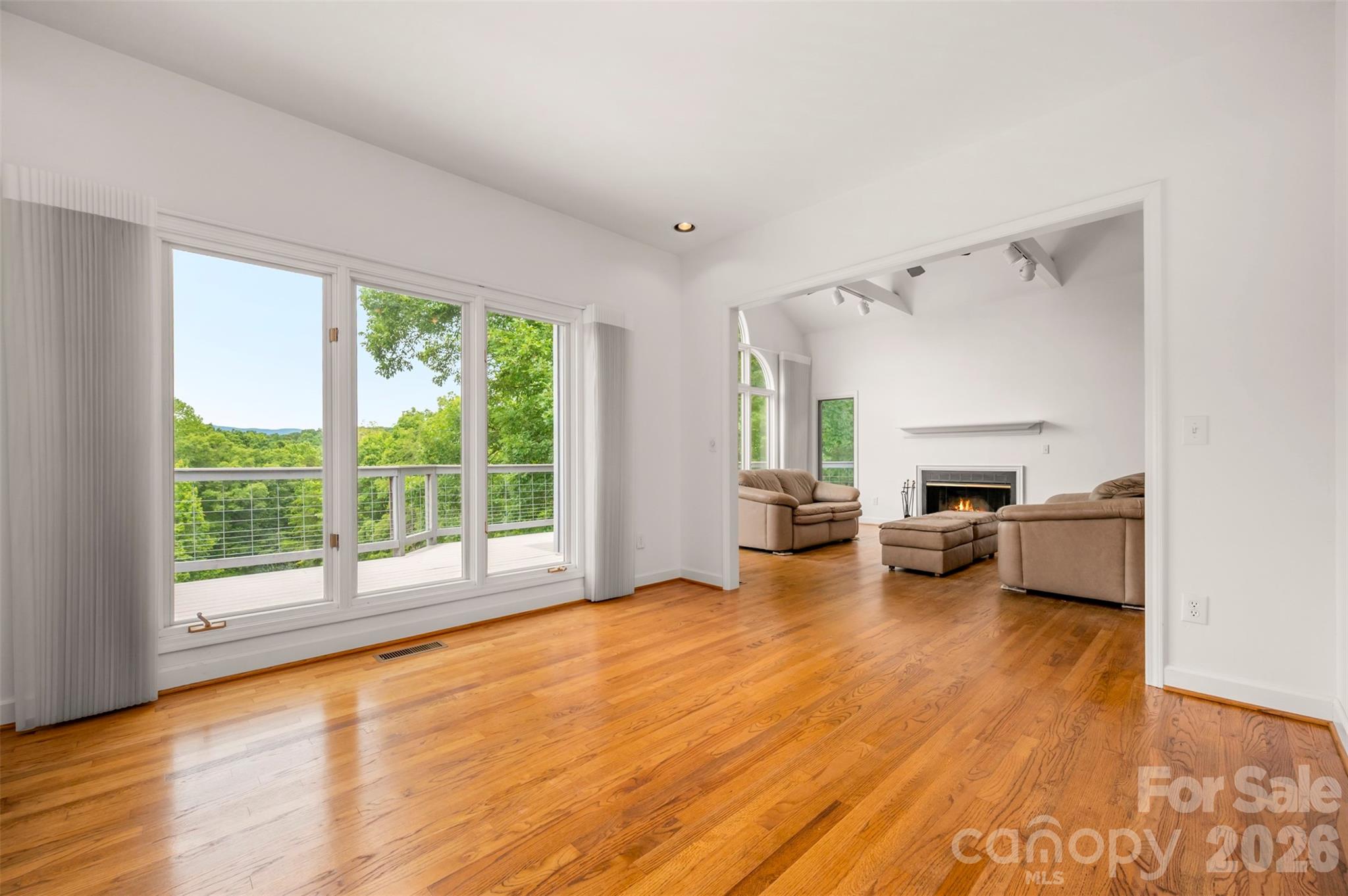 441 Lower Ridgeview Road — Columbus