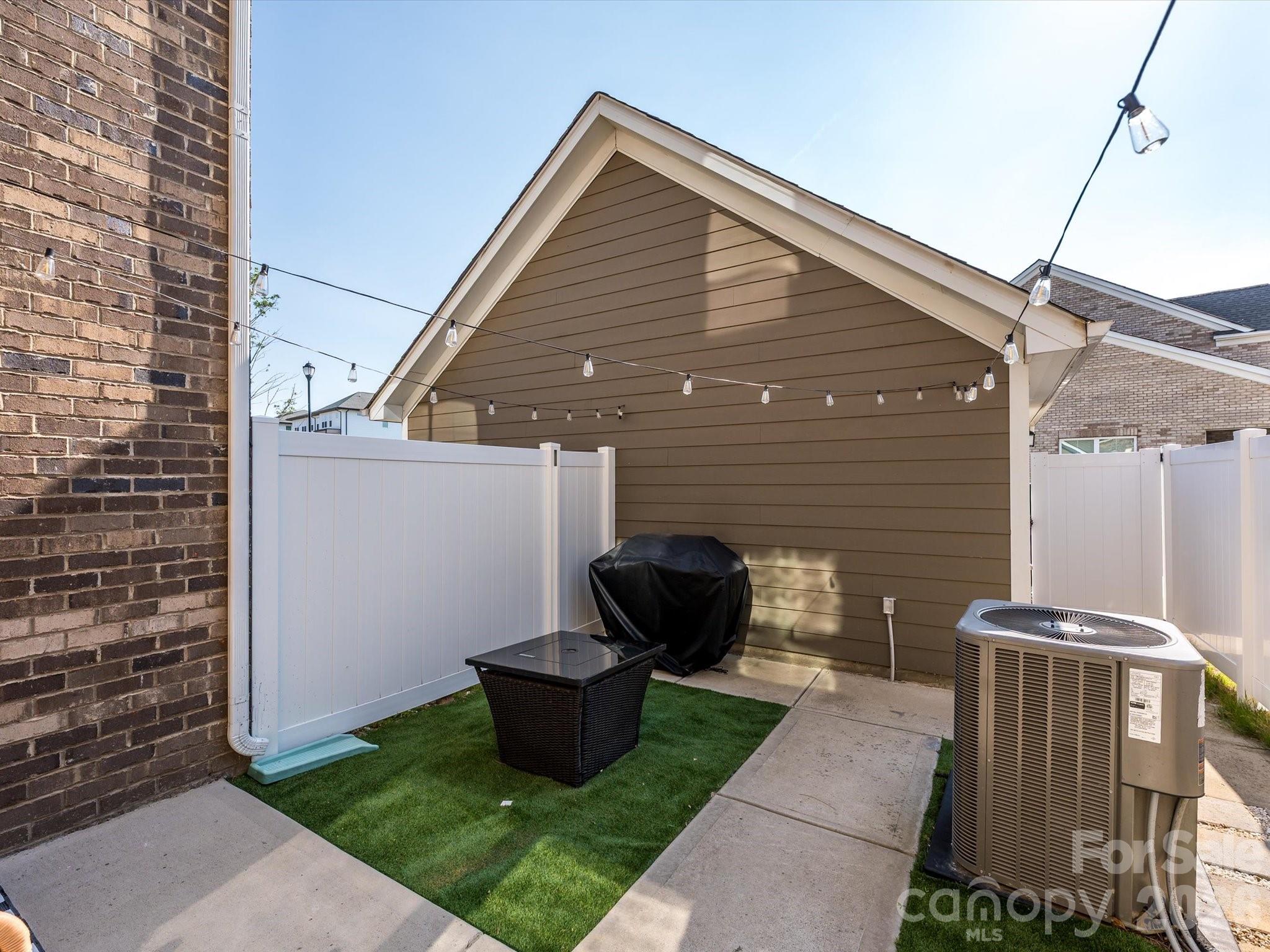 11546 Red Rust Lane — Charlotte