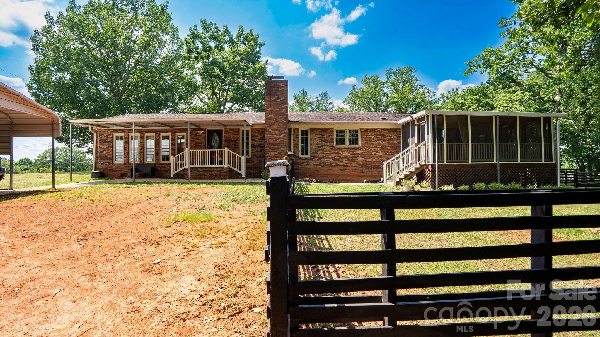 5374 N NC 150 Highway — Lincolnton