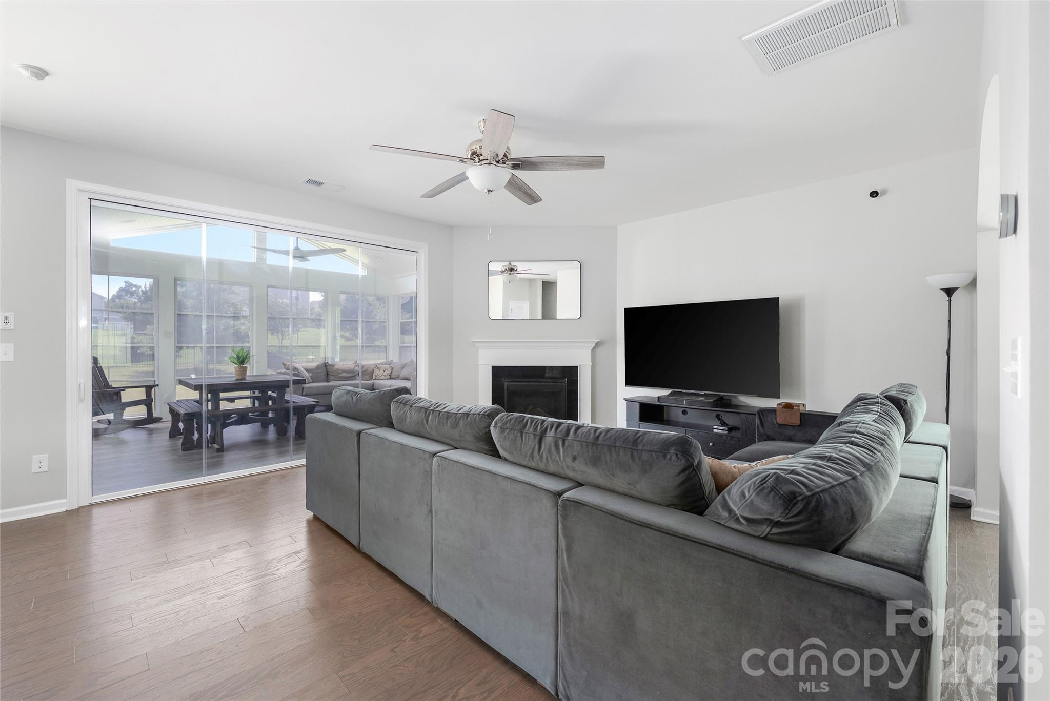 11119 Grenfell Avenue — Huntersville