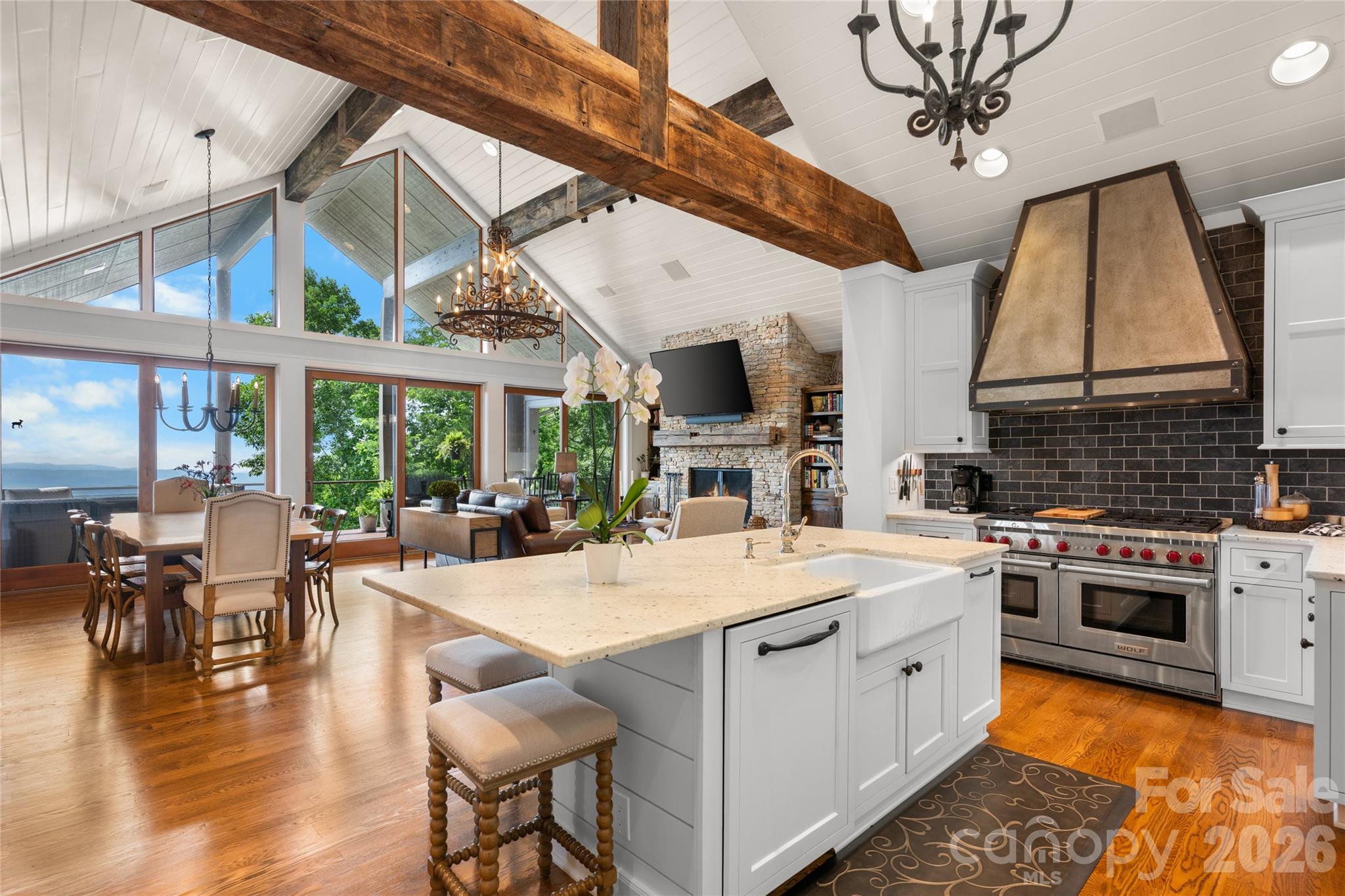 100 Meadow Ridge Drive — Lake Toxaway