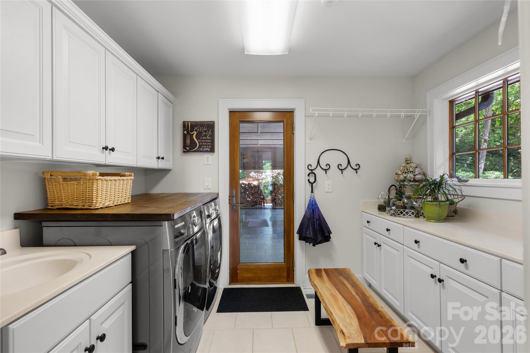 100 Meadow Ridge Drive — Lake Toxaway