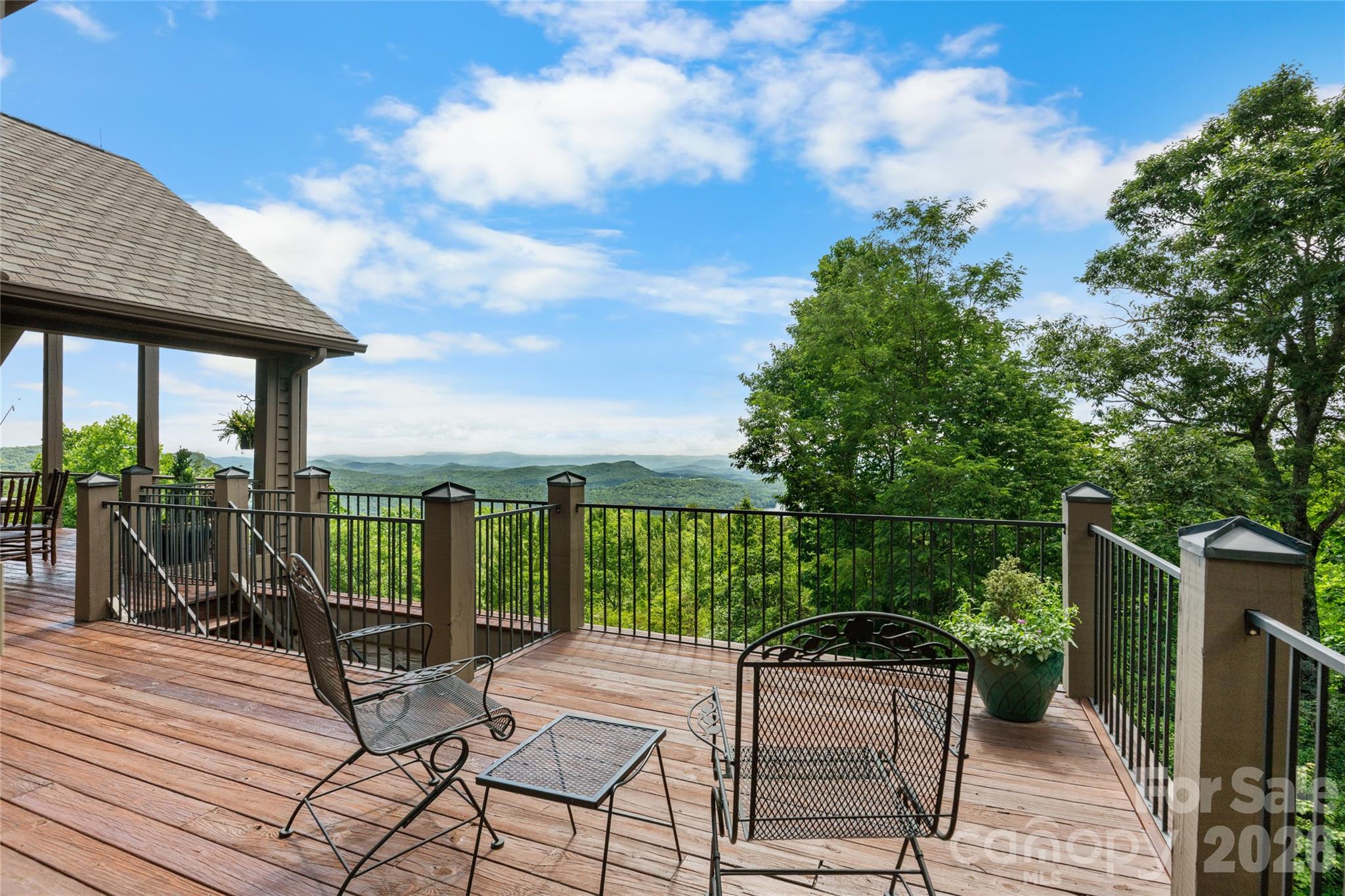 100 Meadow Ridge Drive — Lake Toxaway