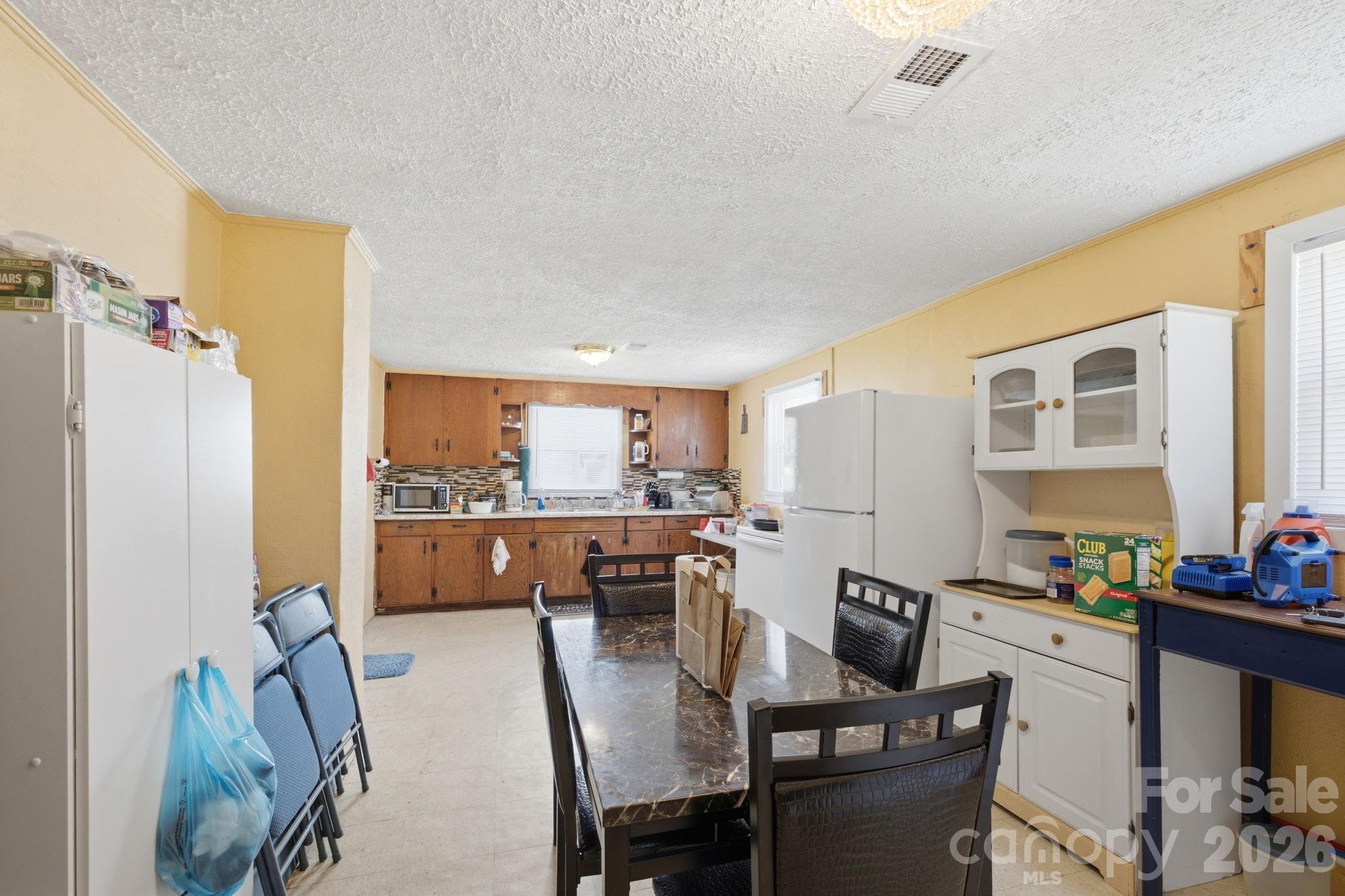 3948 Main Avenue Drive NW — Hickory